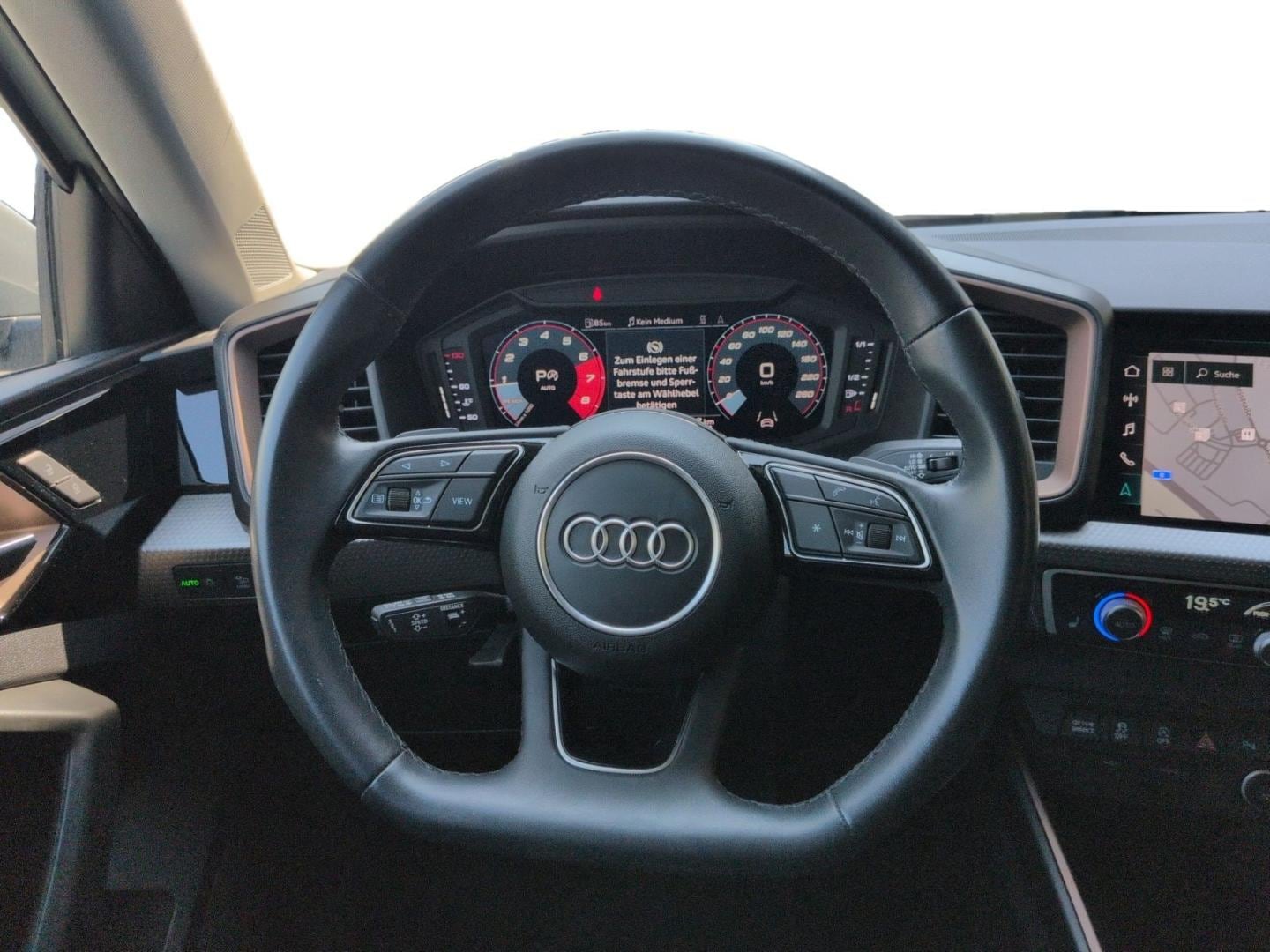 Bild über Audi A1 Sportback S line 40 TFSI S tronic - für weitere Informationen kontaktieren Sie den Audi Partner