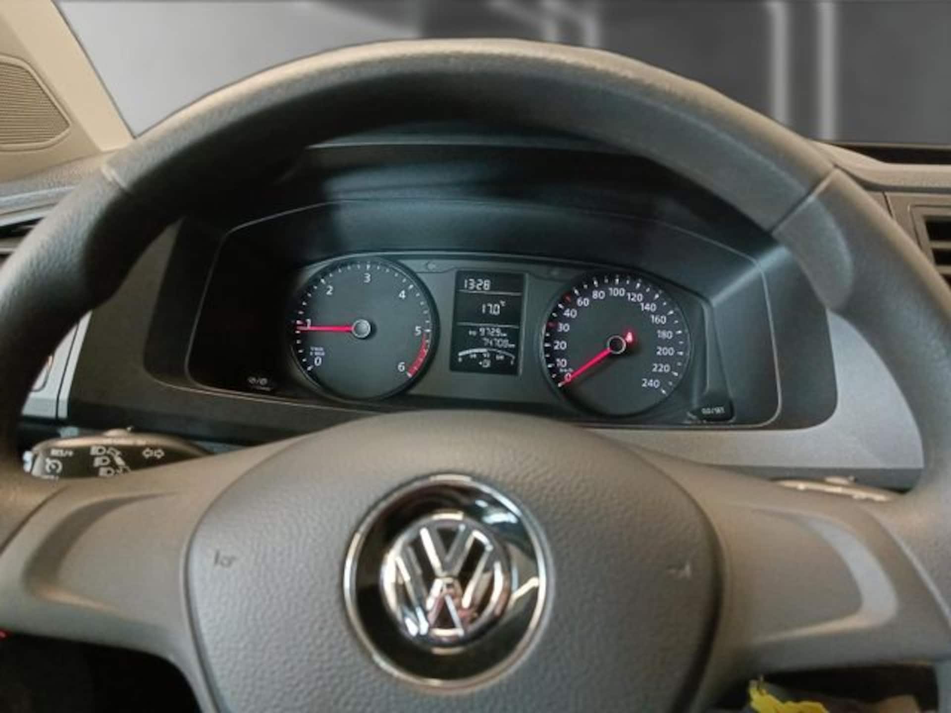 Volkswagen T6 Transporter Kombi langer Radstand