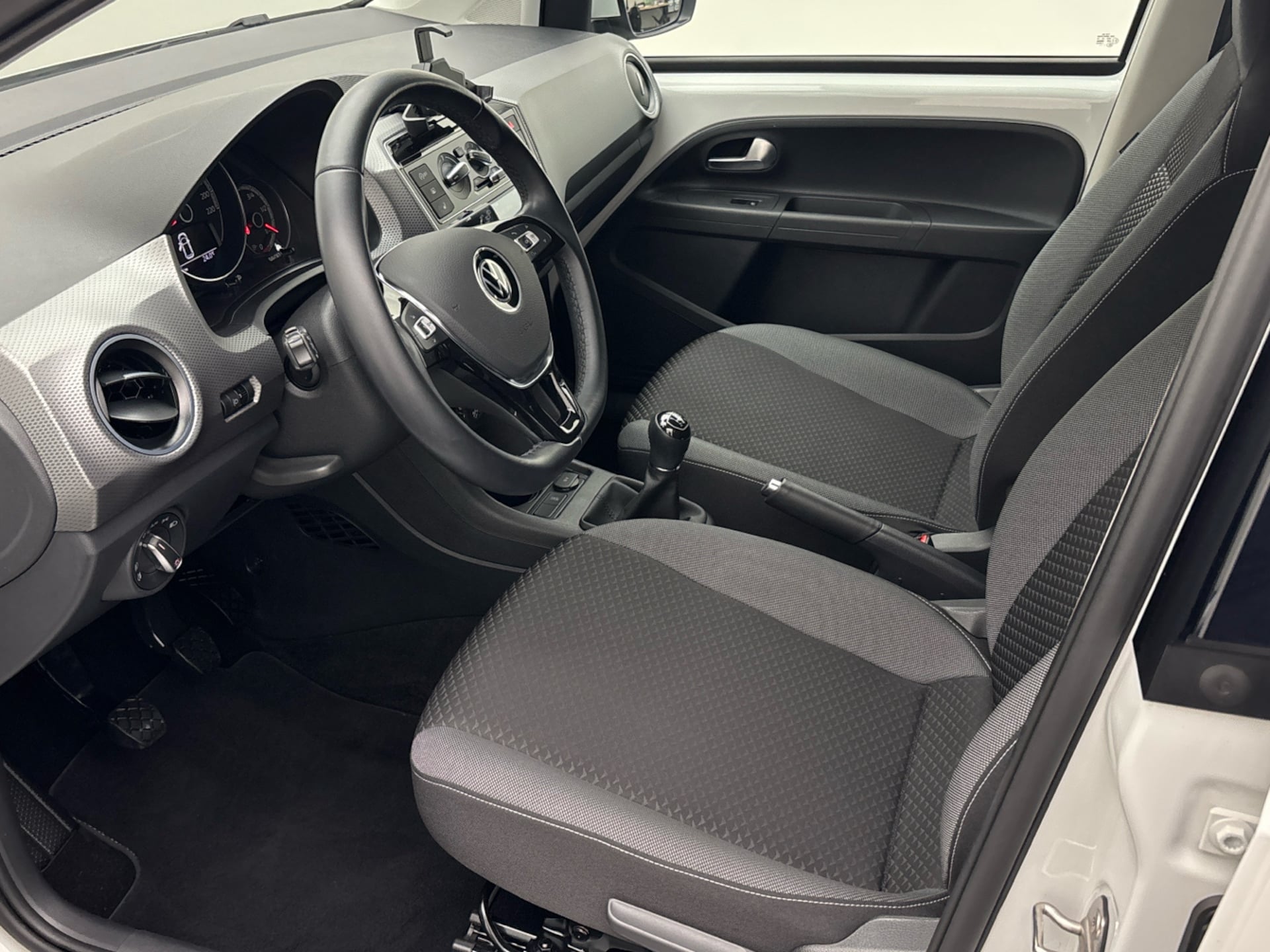 Volkswagen up! ACTIVE