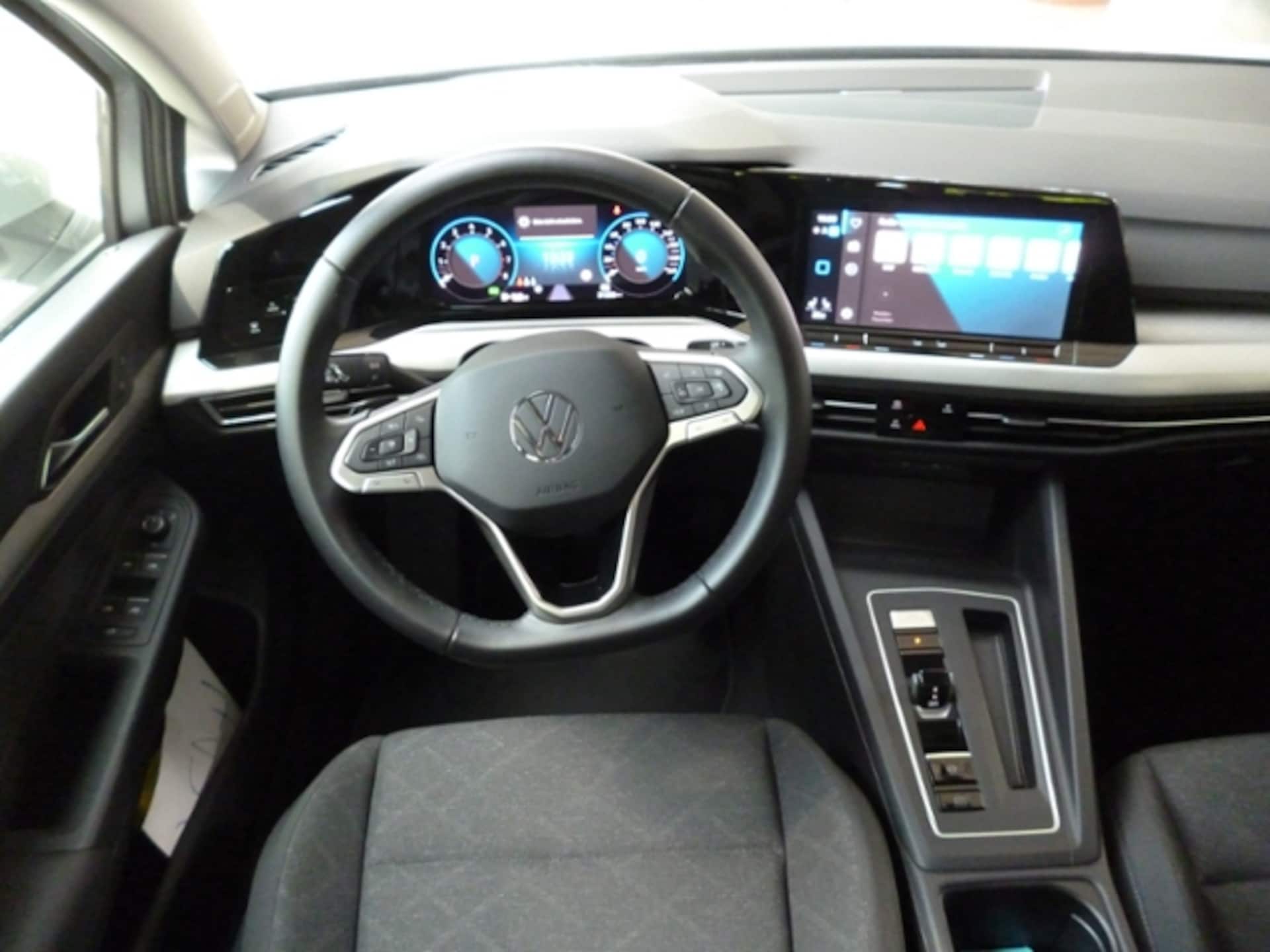 Volkswagen Golf Variant Life