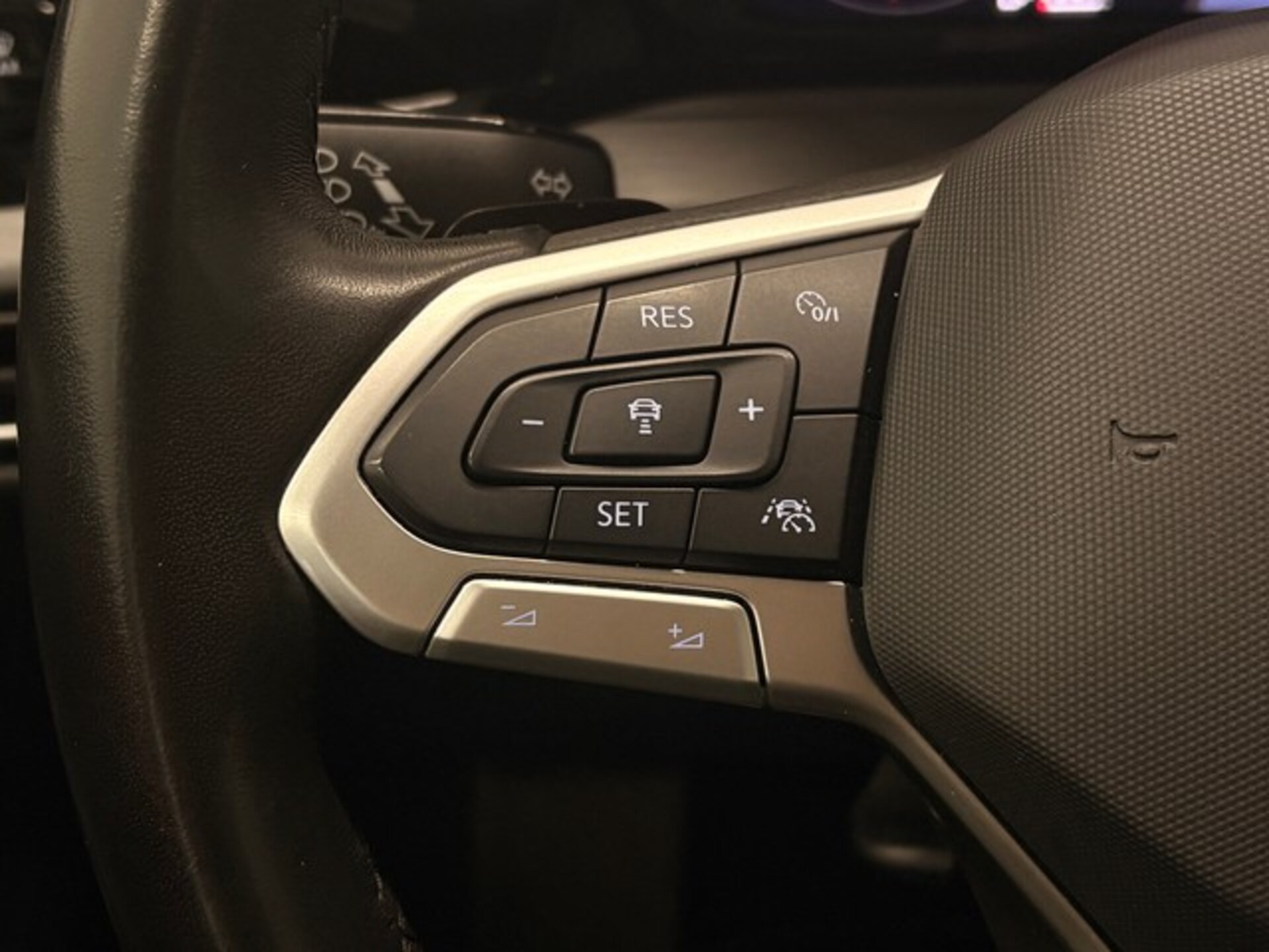 Volkswagen Golf Style