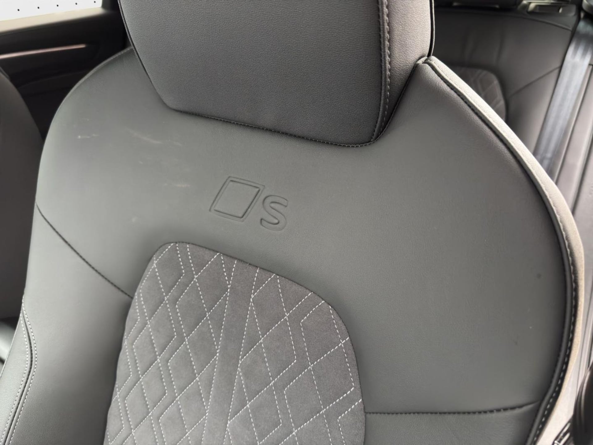Audi A6 Avant edition one
