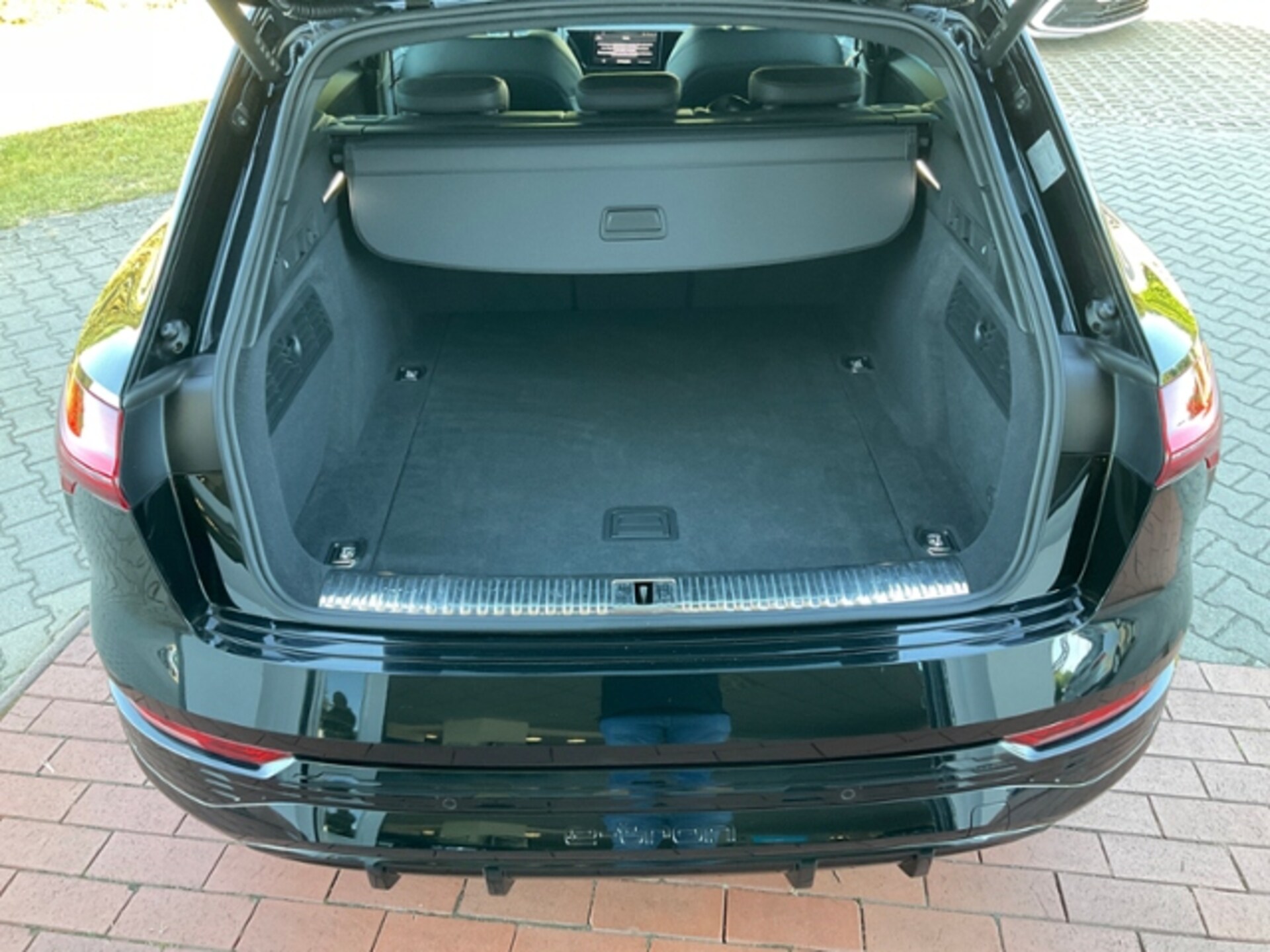 Audi Q8 e-tron S line