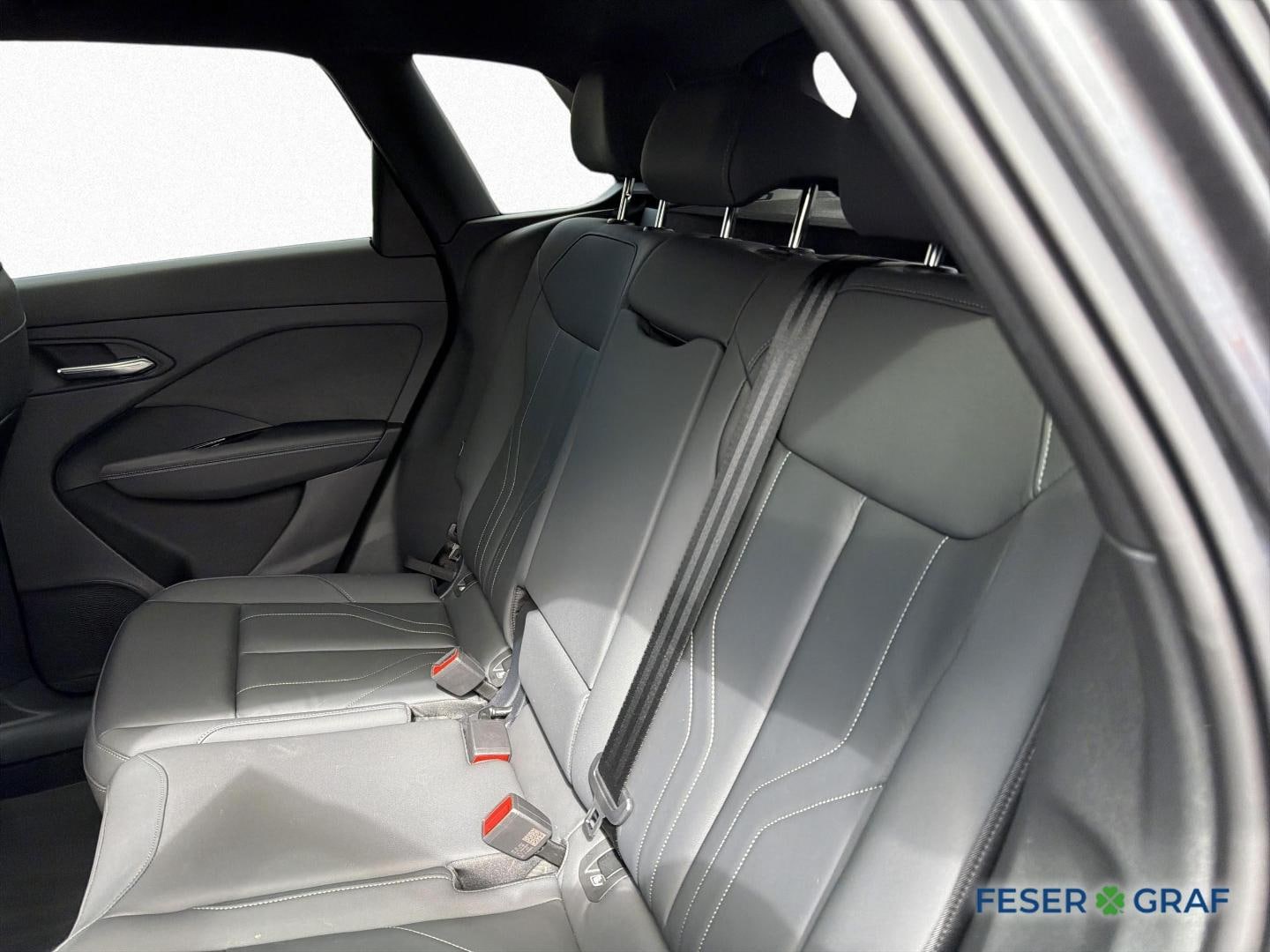 Bild über Audi Q3 SUV TFSI quattro 195 kW S tronic - für weitere Informationen kontaktieren Sie den Audi Partner