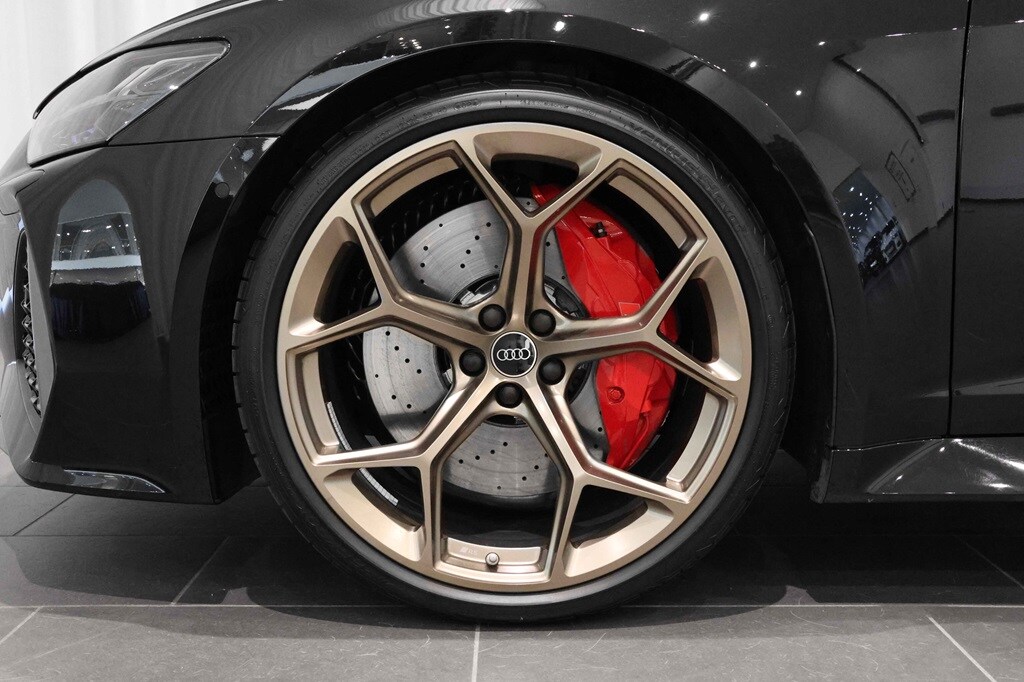 Bild som visar&nbsp;Audi RS 6 Avant&nbsp;RS 6 Avant performance 630 hk tiptronic - för mer information kontakta din Audi Partner