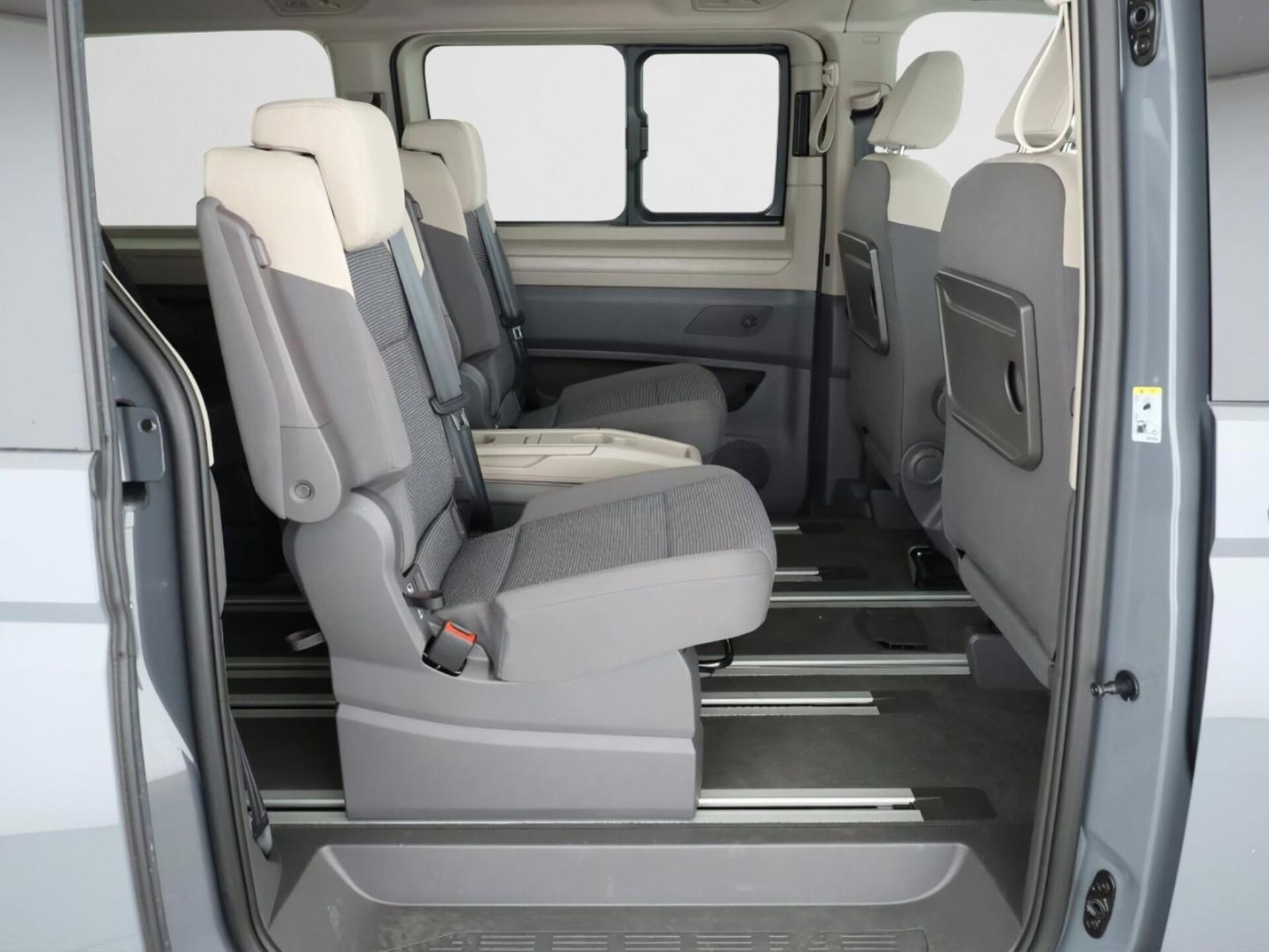 Volkswagen Multivan Langversion Basis-Modell