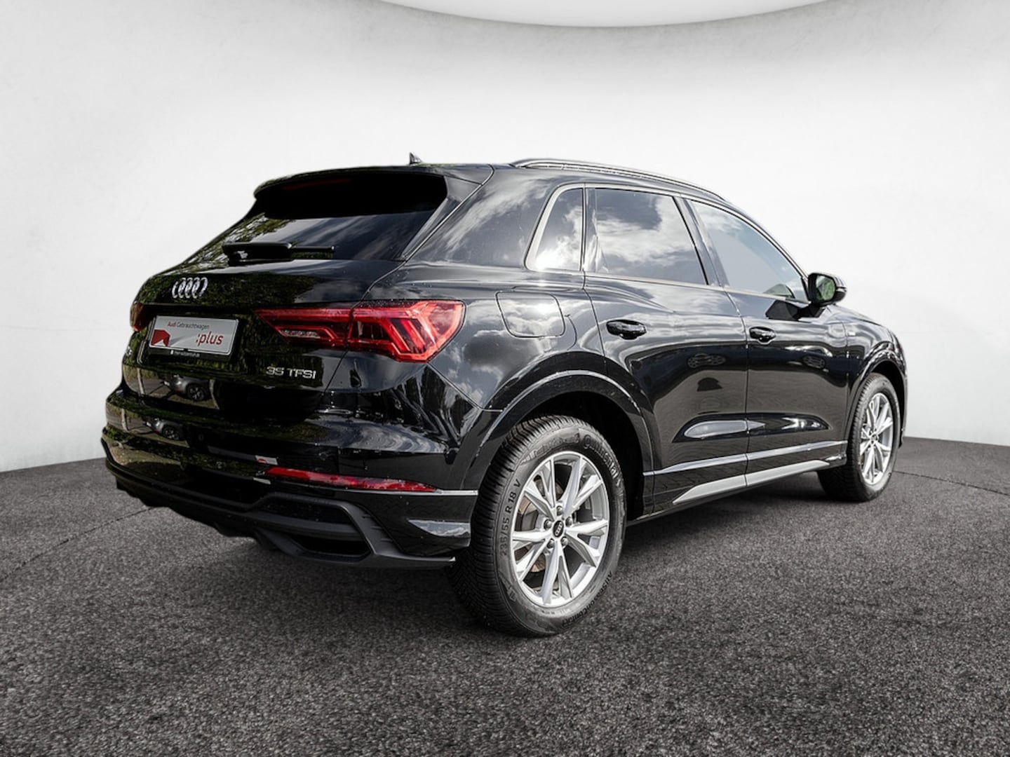 Bild über Audi Q3 S line 35 TFSI S tronic - für weitere Informationen kontaktieren Sie den Audi Partner