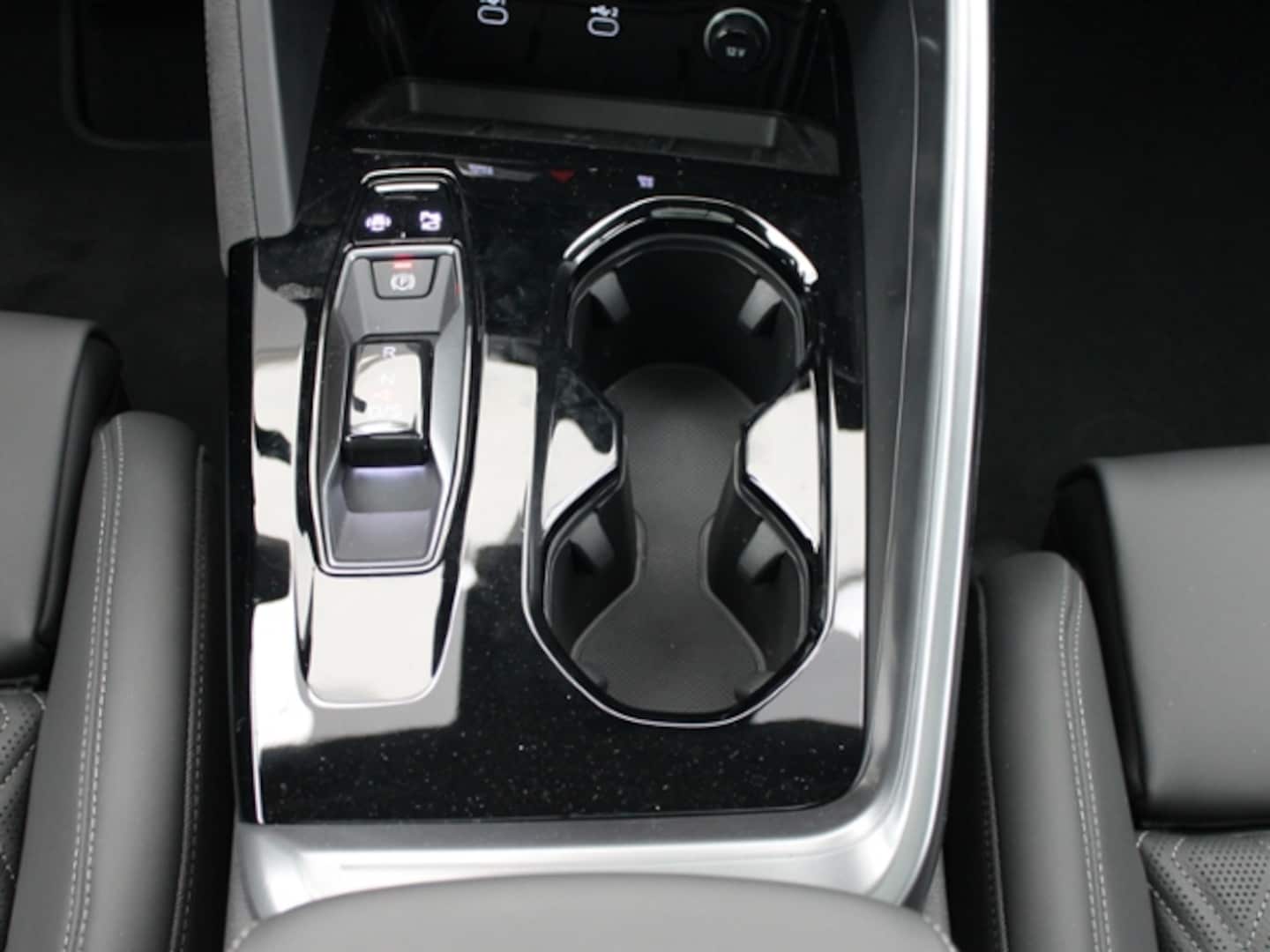 Bild über Audi SQ5 SUV TFSI 270 kW S tronic - für weitere Informationen kontaktieren Sie den Audi Partner