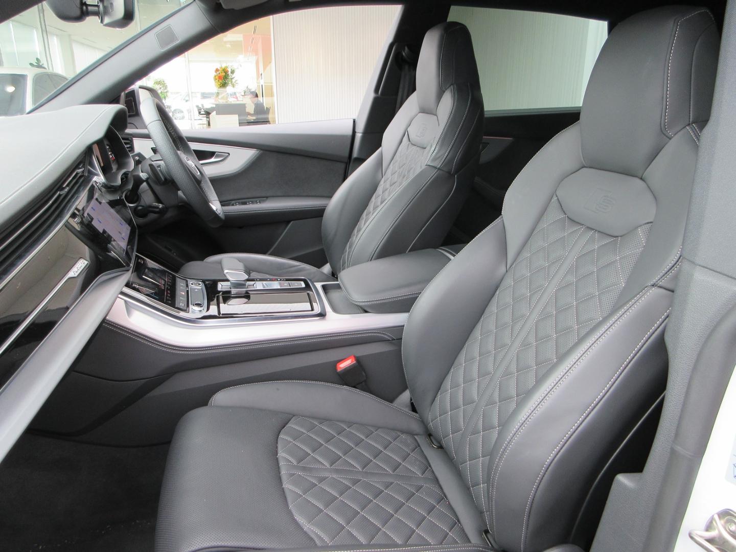 Audi Q8 SUV 55 TFSI quattro S line 250(340) kW(PS) tiptronic for more details contact your dealer