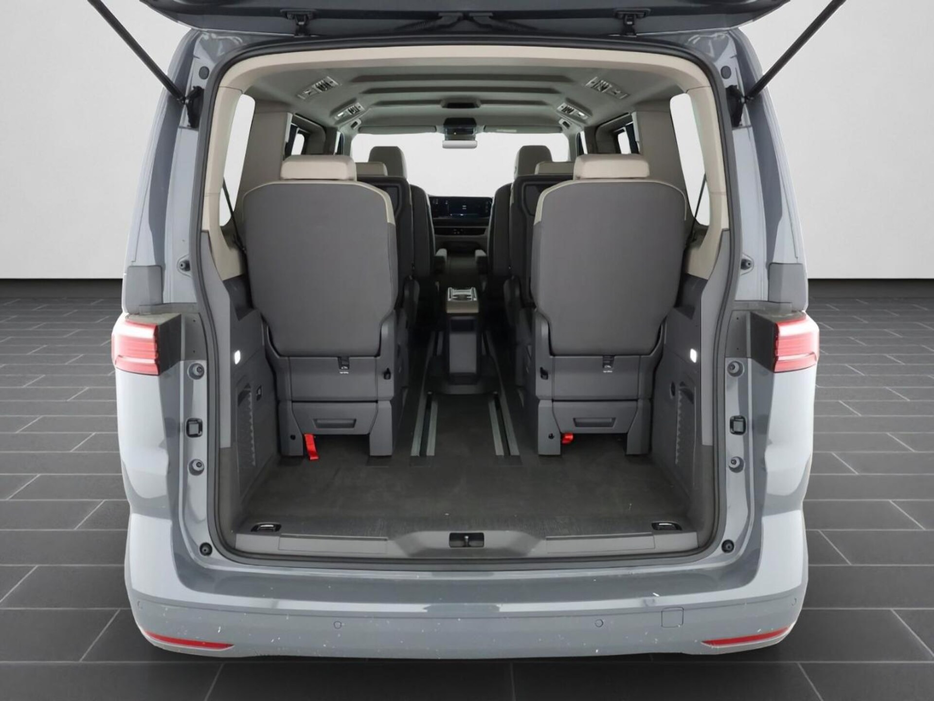 Volkswagen Multivan Langversion Basis-Modell