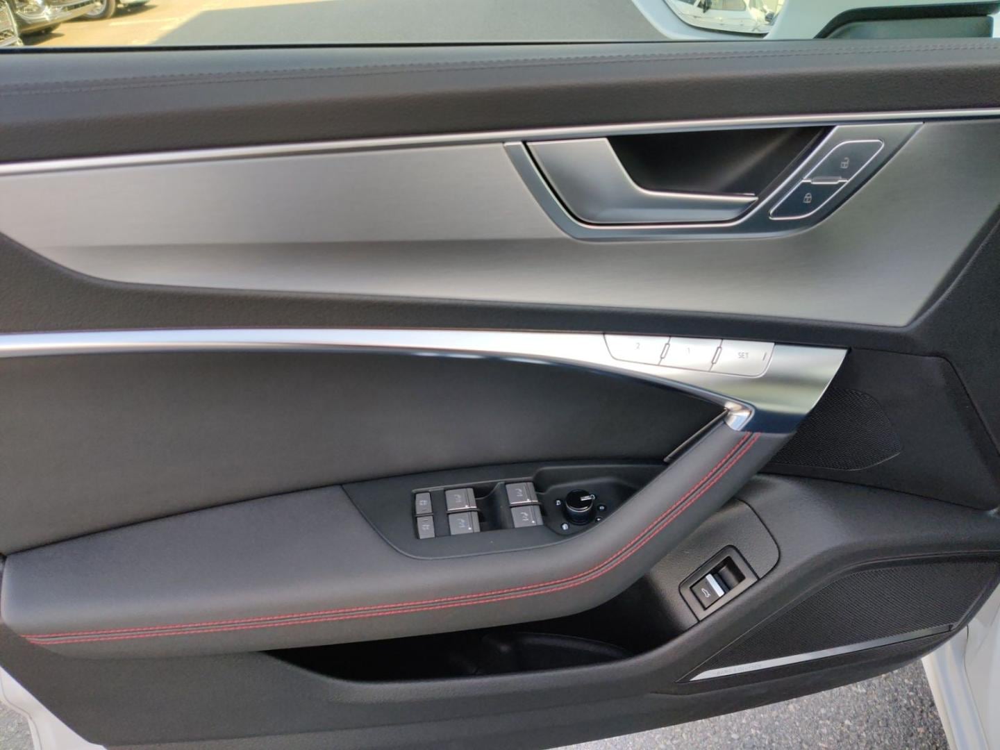 Bild über Audi S6 Avant TDI quattro tiptronic - für weitere Informationen kontaktieren Sie den Audi Partner