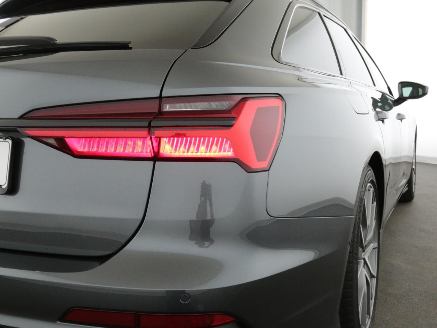 Bild über Audi S6 Avant TDI quattro tiptronic - für weitere Informationen kontaktieren Sie den Audi Partner