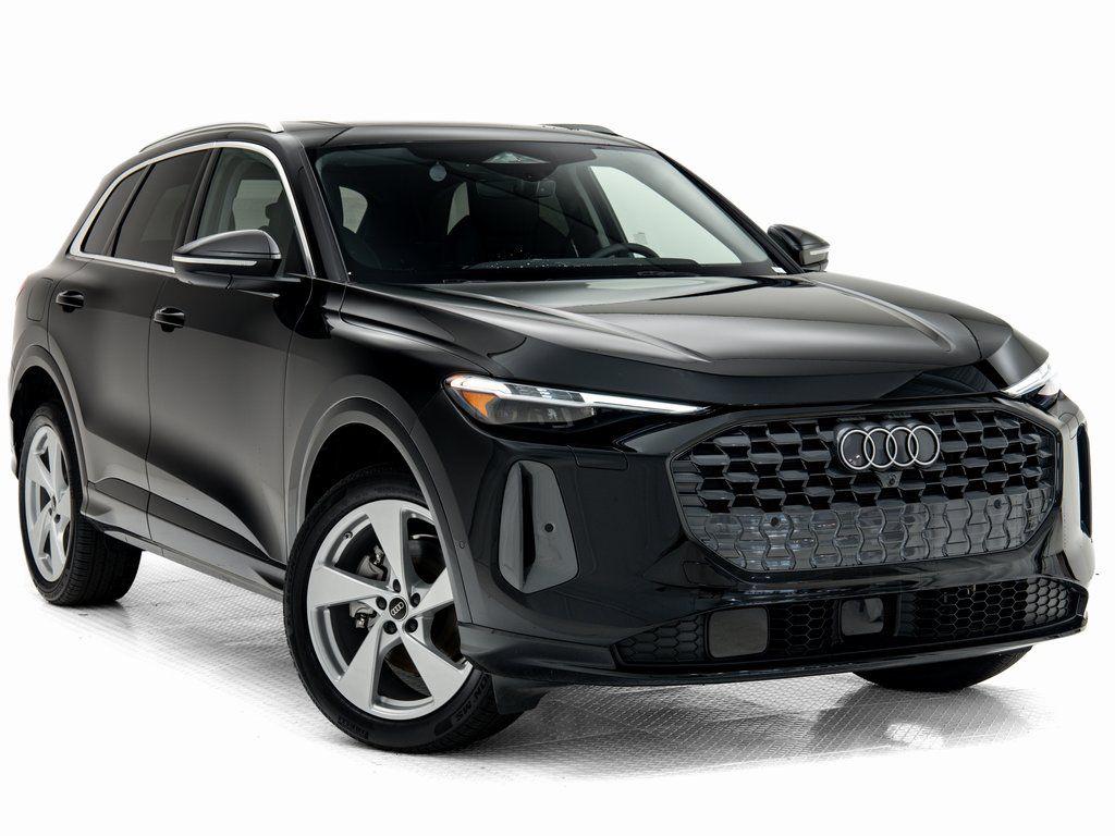 2025 Audi Q5 40 Premium Plus's photo