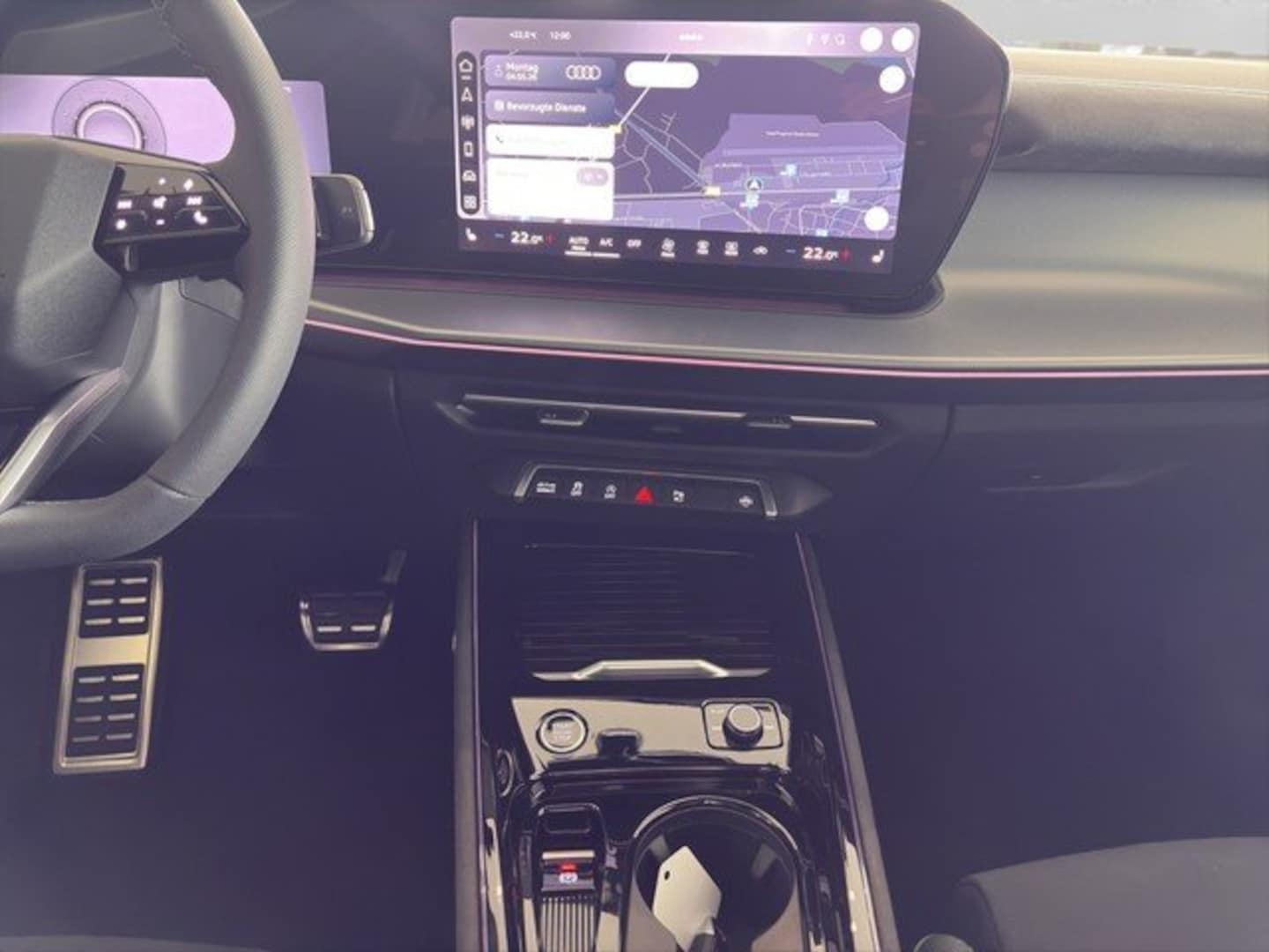 Bild über Audi Q3 SUV TFSI quattro 195 kW S tronic - für weitere Informationen kontaktieren Sie den Audi Partner