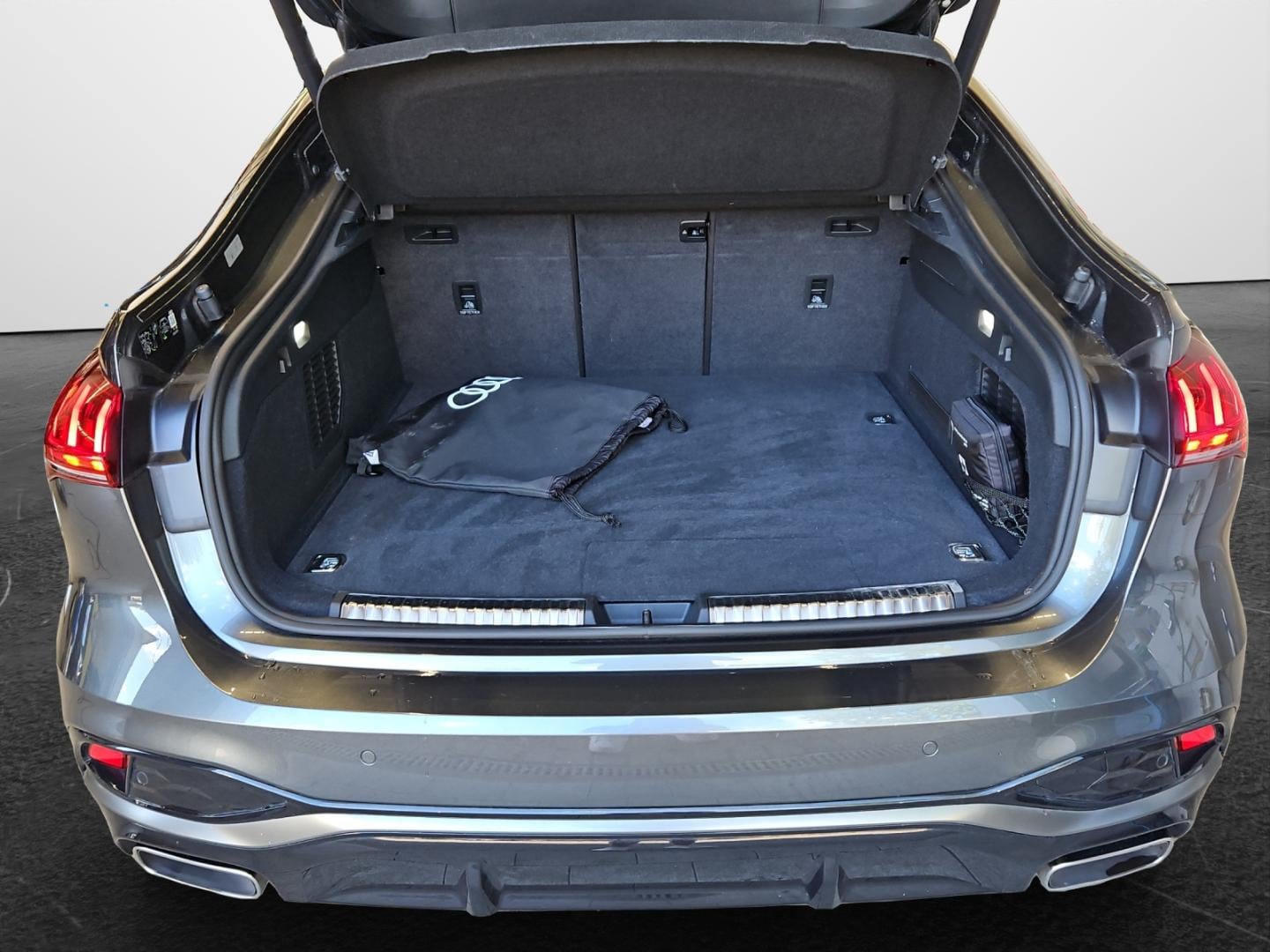 Bild über Audi A5 Limousine e-hybrid e-hybrid quattro 220 kW S tronic - für weitere Informationen kontaktieren Sie den Audi Partner