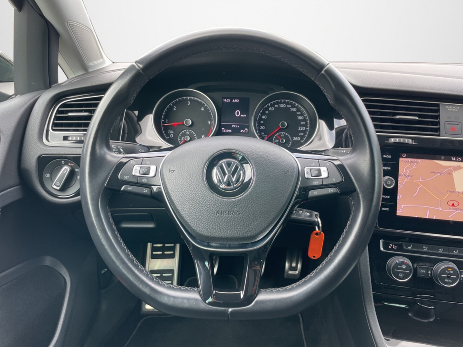 Volkswagen Golf IQ.DRIVE