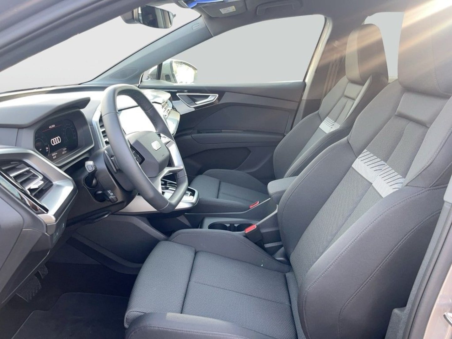 Bild über Audi Q4 e-tron 40 e-tron - für weitere Informationen kontaktieren Sie den Audi Partner