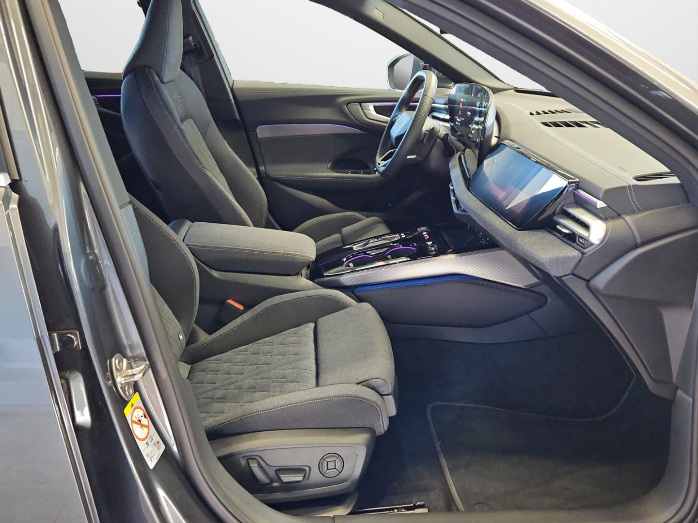 Bild über Audi A5 Limousine e-hybrid e-hybrid quattro 220 kW S tronic - für weitere Informationen kontaktieren Sie den Audi Partner