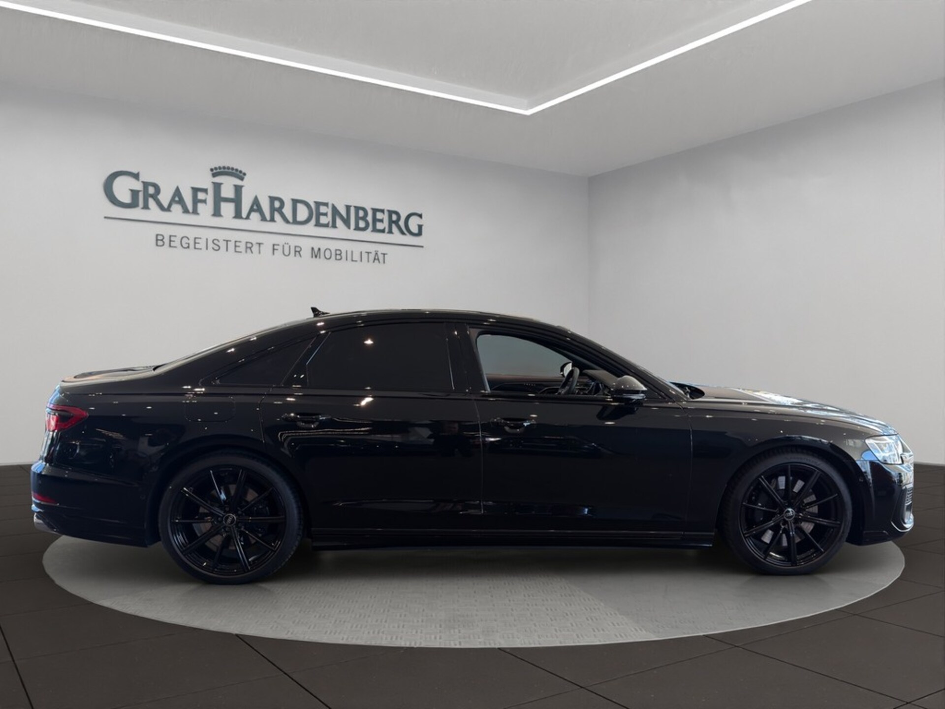 Audi S8