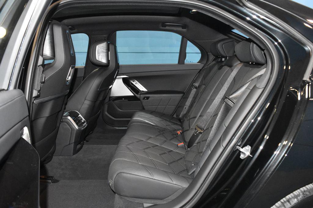 2024 BMW i7 Base - Photo 15