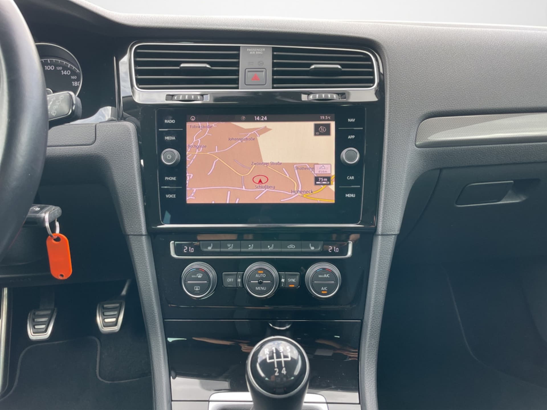 Volkswagen Golf IQ.DRIVE