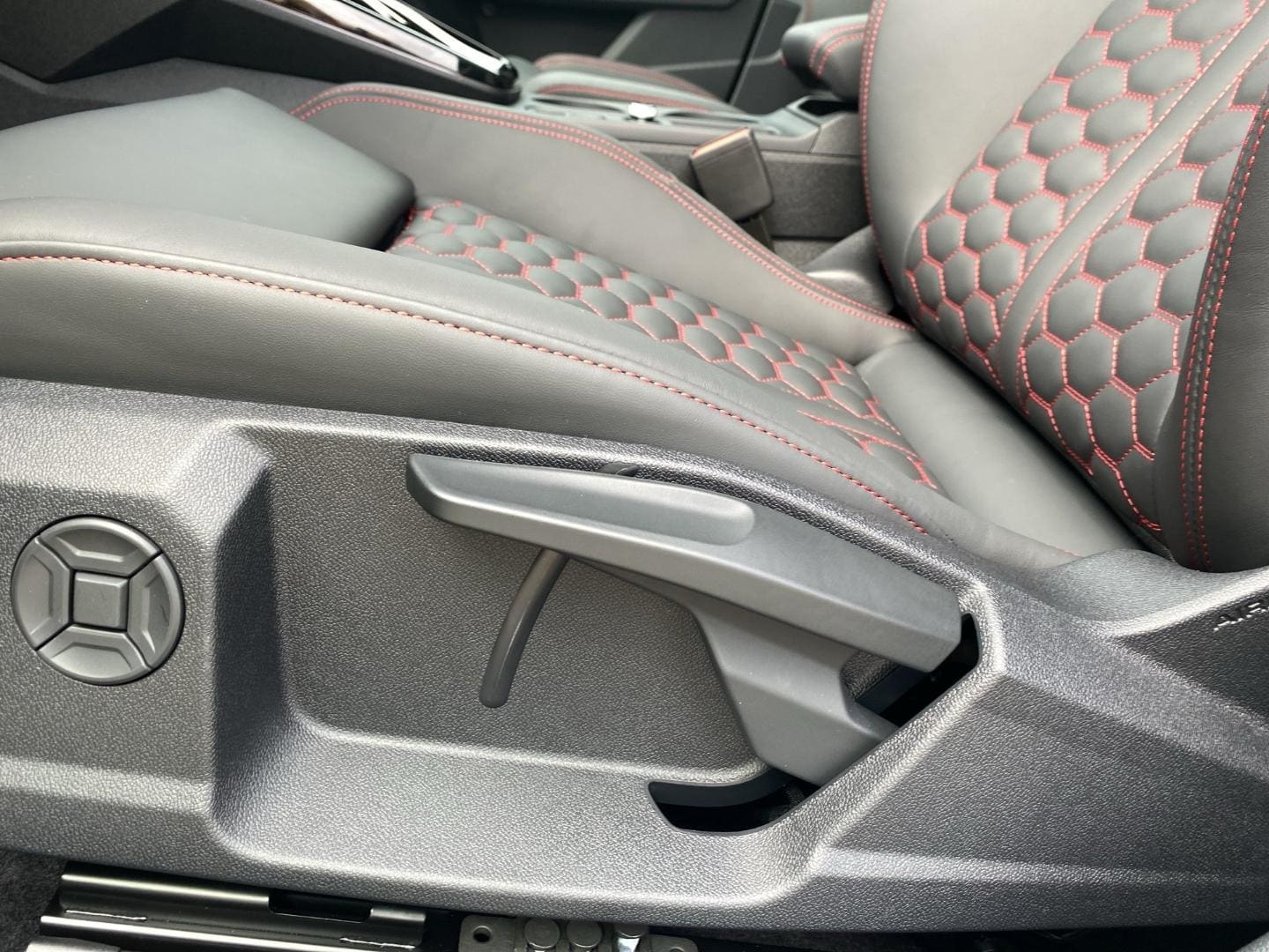 Bild über Audi RS 3 Limousine TFSI quattro 294 kW S tronic - für weitere Informationen kontaktieren Sie den Audi Partner