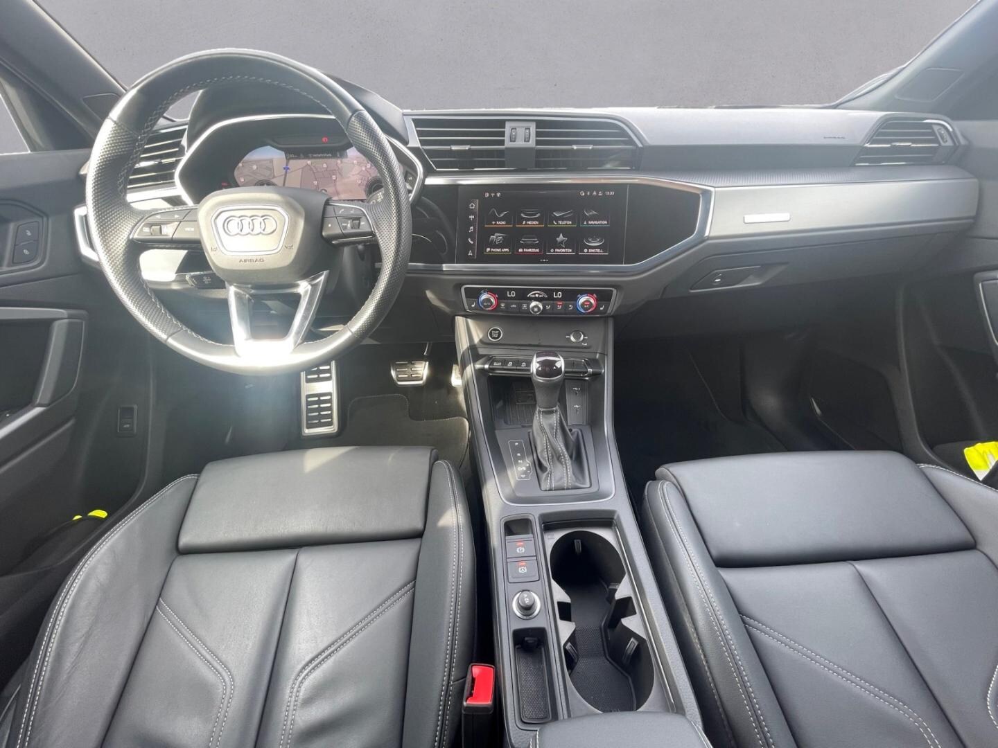 Bild über Audi Q3 S line 40 TFSI quattro S tronic - für weitere Informationen kontaktieren Sie den Audi Partner
