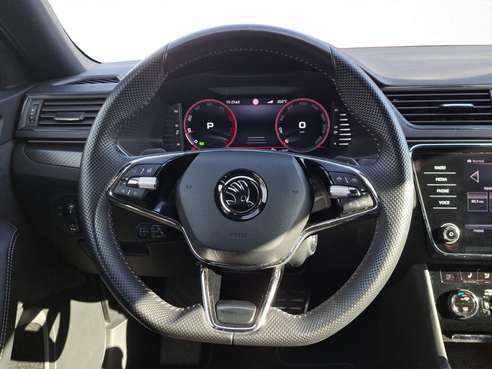 Škoda Superb Combi – Bild 8