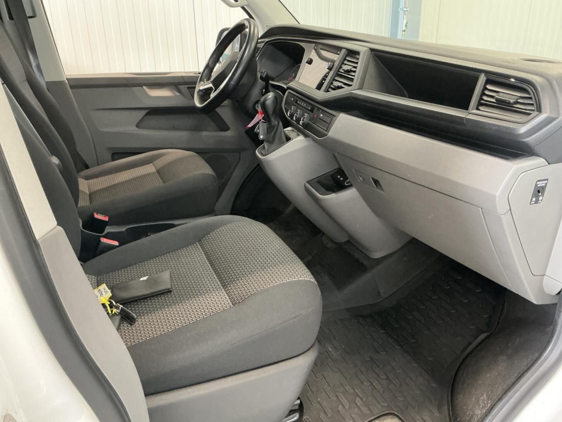 Volkswagen T6.1 Transporter Kasten langer Radstand