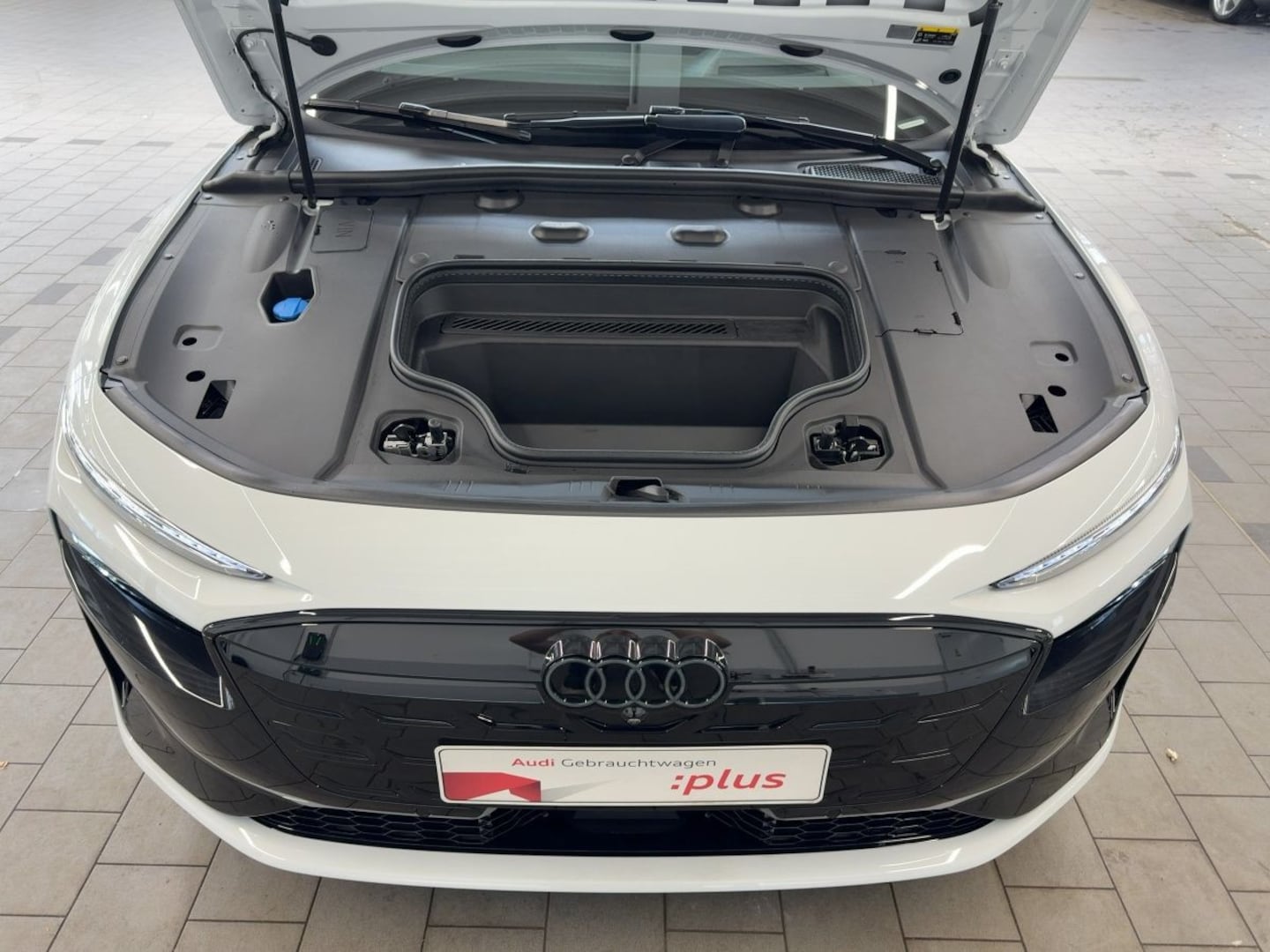 Bild über Audi A6 Avant e-tron S line business e-tron quattro 315 kW - für weitere Informationen kontaktieren Sie den Audi Partner