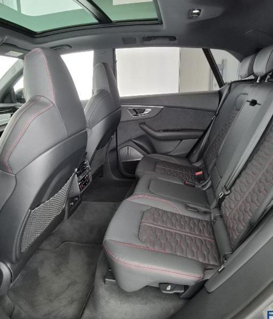 Bild über Audi RS Q8 SUV TFSI quattro 471 kW tiptronic - für weitere Informationen kontaktieren Sie den Audi Partner