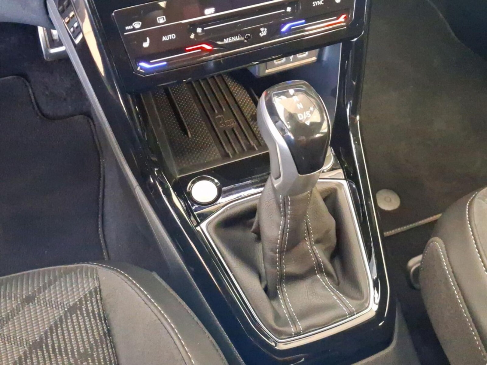 Volkswagen T-Cross – Bild 11