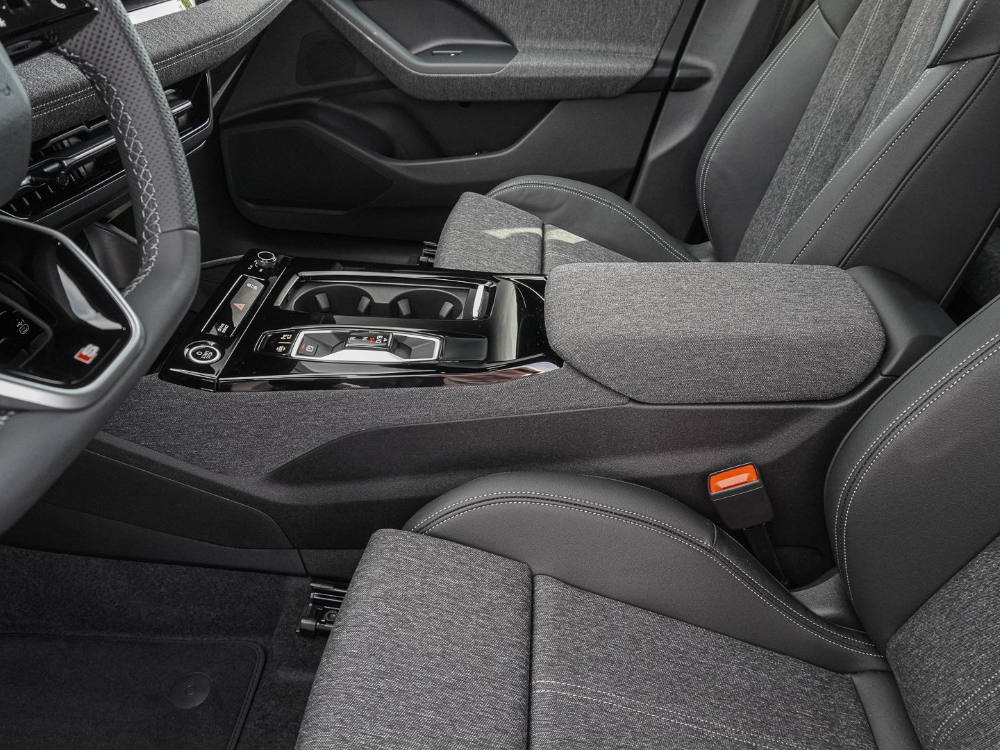 Bild über Audi Q6 Sportback e-tron S line business e-tron performance 225 kW - für weitere Informationen kontaktieren Sie den Audi Partner