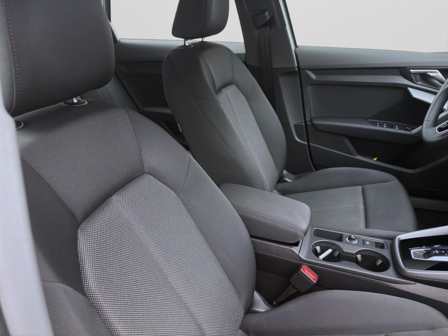 Bild über Audi A3 Sportback 35 TDI S tronic - für weitere Informationen kontaktieren Sie den Audi Partner