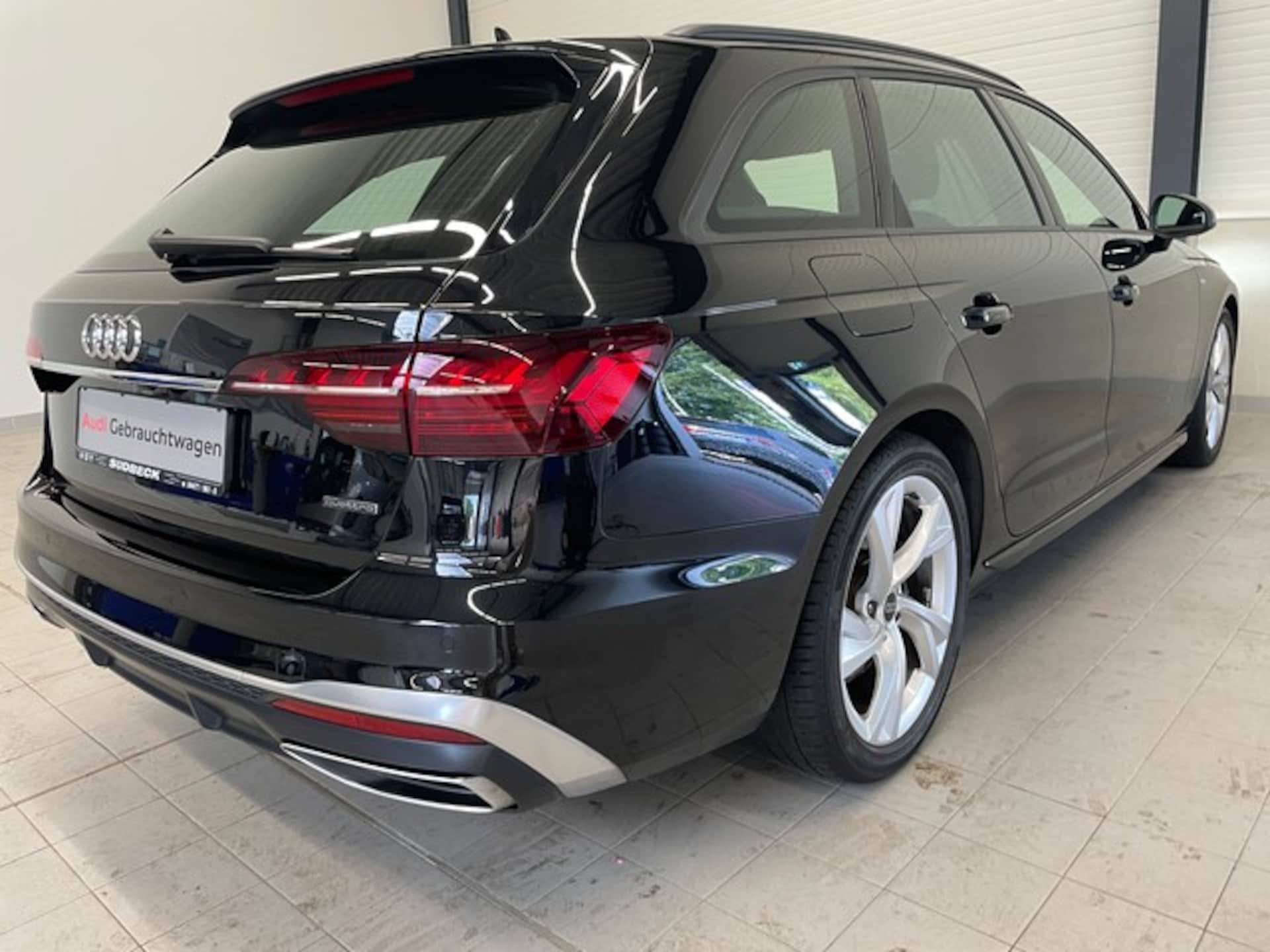 Audi A4 Avant S line