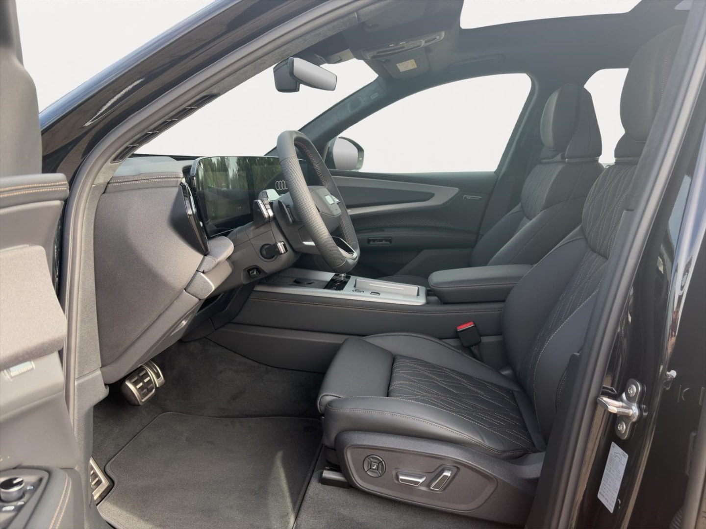 Bild über Audi Q7 SUV TDI quattro 220 kW tiptronic - für weitere Informationen kontaktieren Sie den Audi Partner