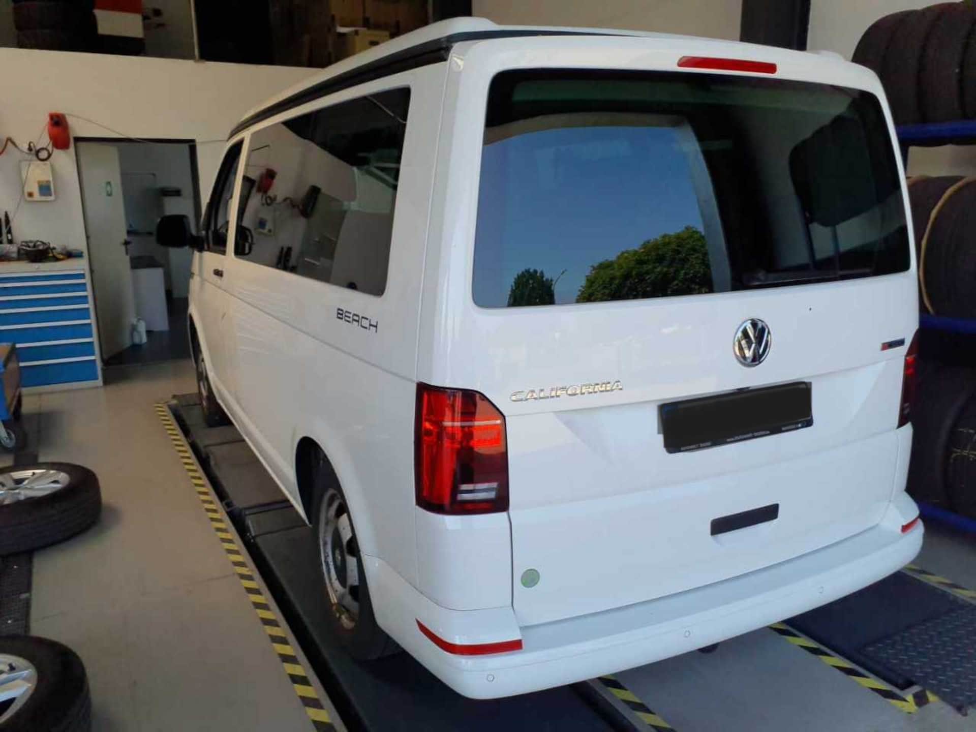 Volkswagen T6.1 California Beach