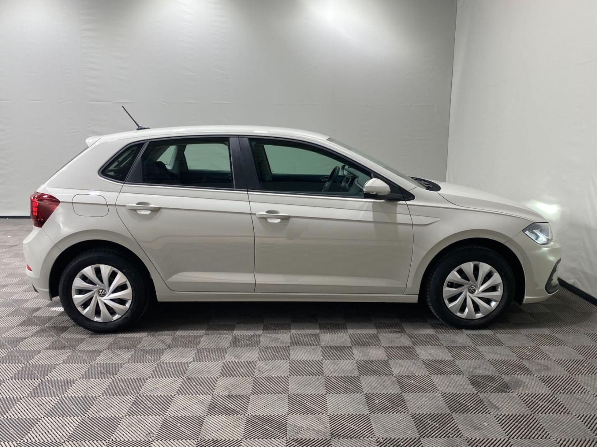 Volkswagen Polo Basis-Modell