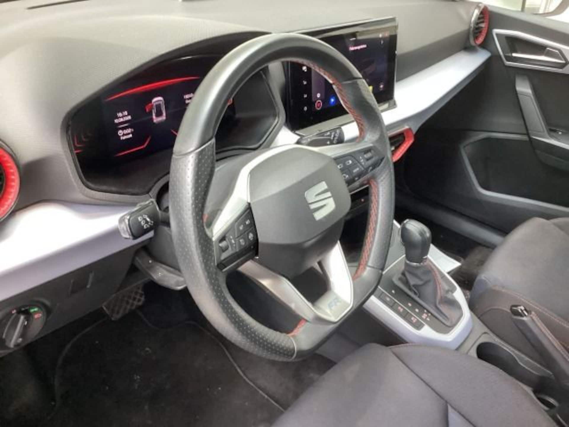 SEAT Arona FR