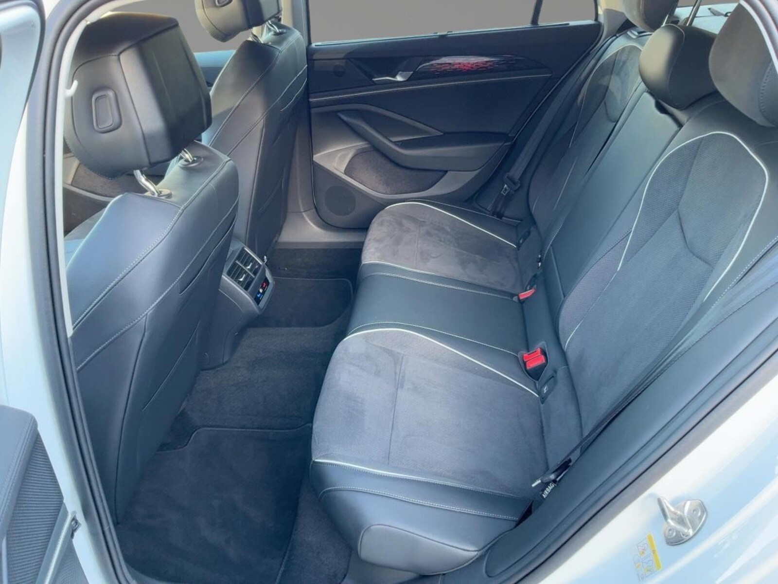 Volkswagen Passat – Bild 8