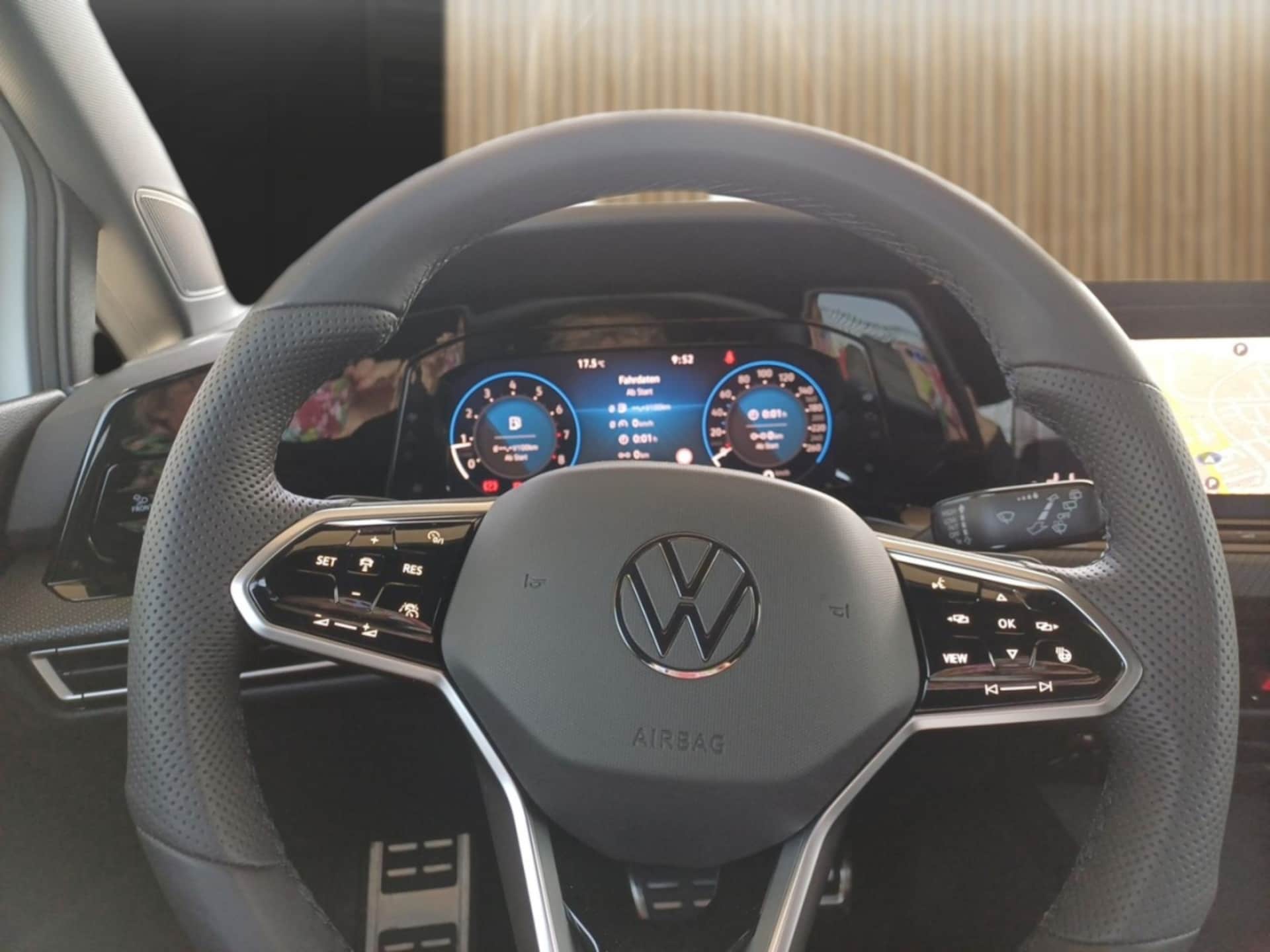 Volkswagen Golf R-Line