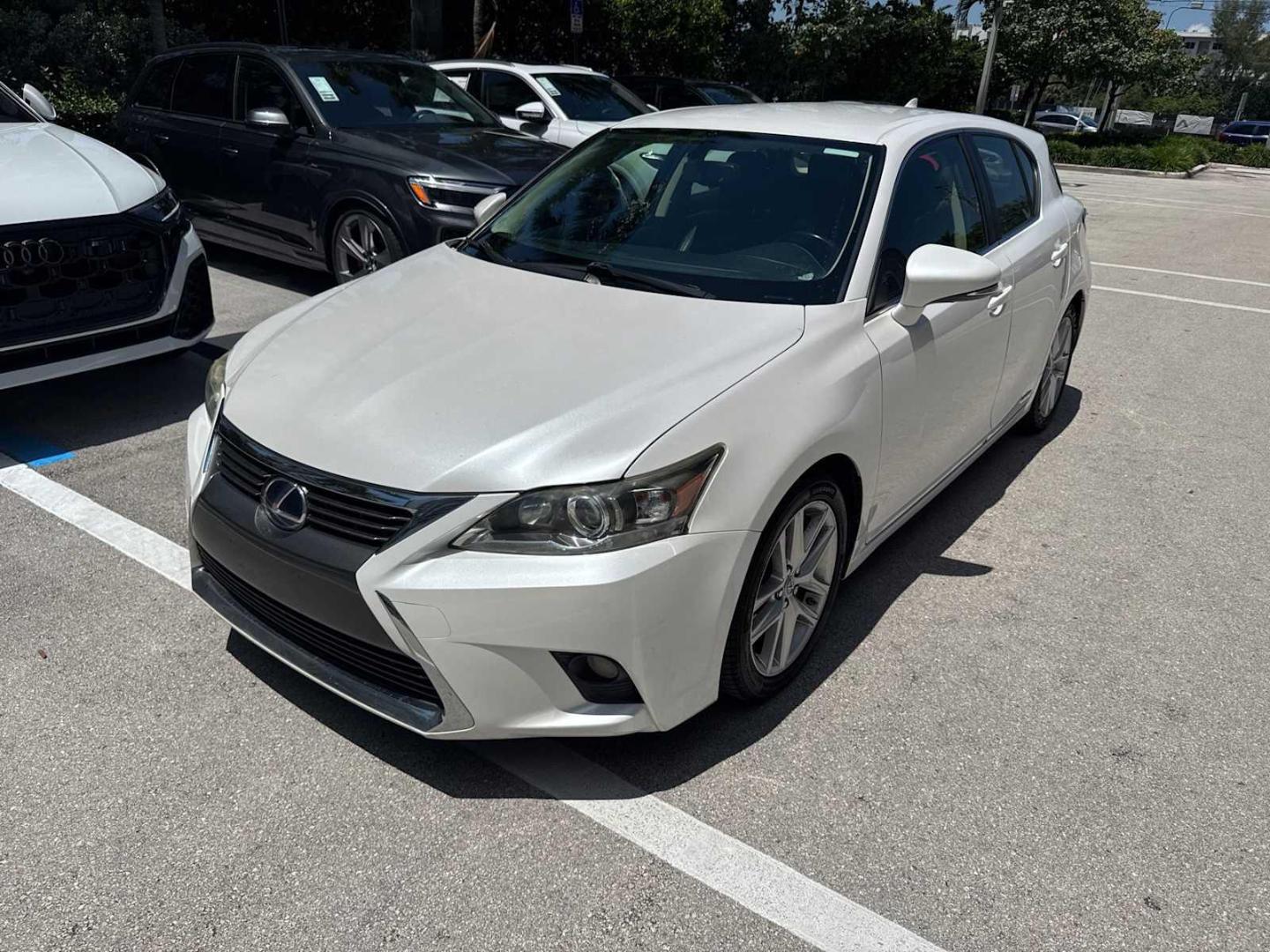 2016 Lexus CT 200h 200h's photo