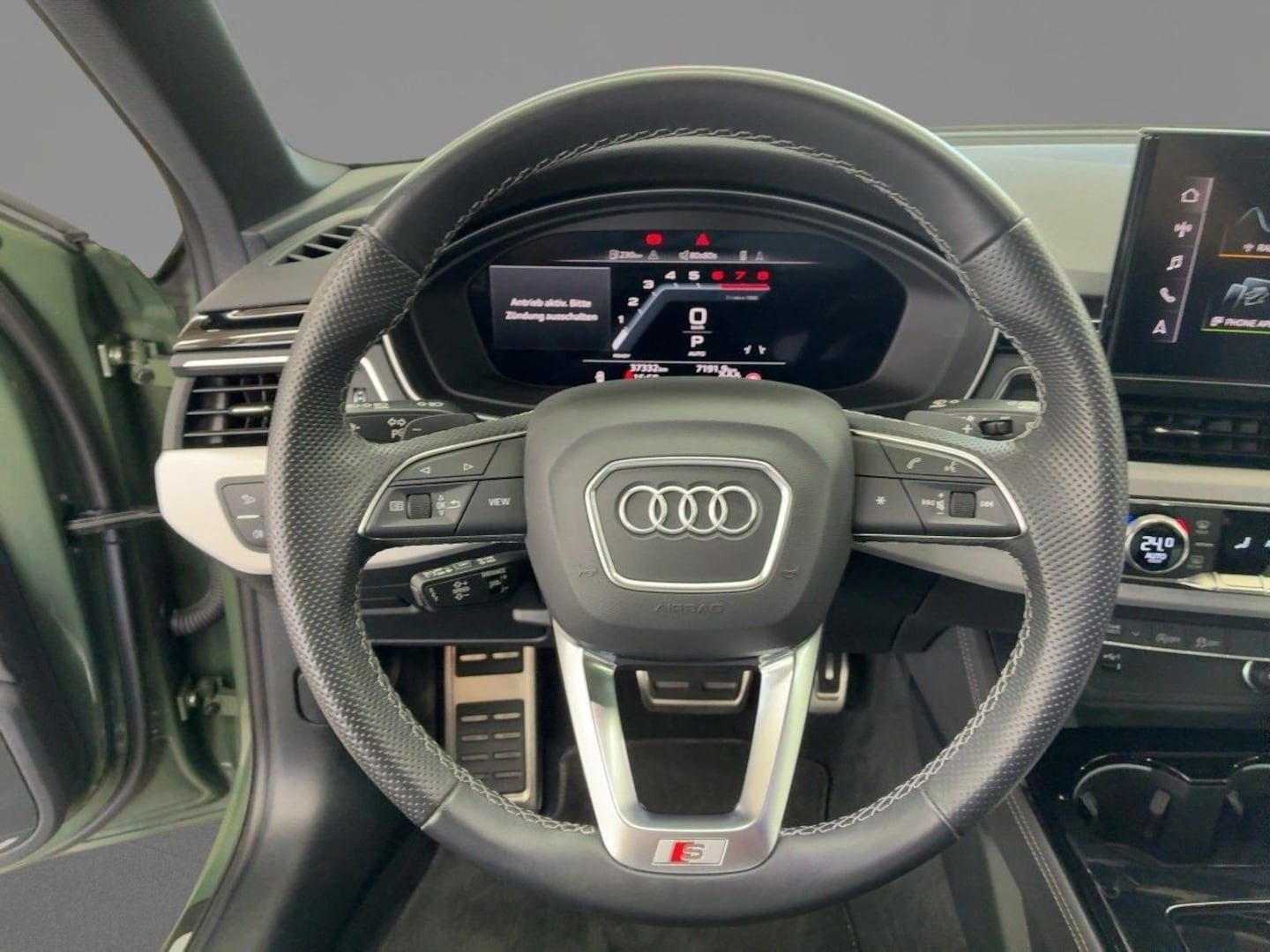 Bild über Audi A4 Avant S line 40 TFSI S tronic - für weitere Informationen kontaktieren Sie den Audi Partner