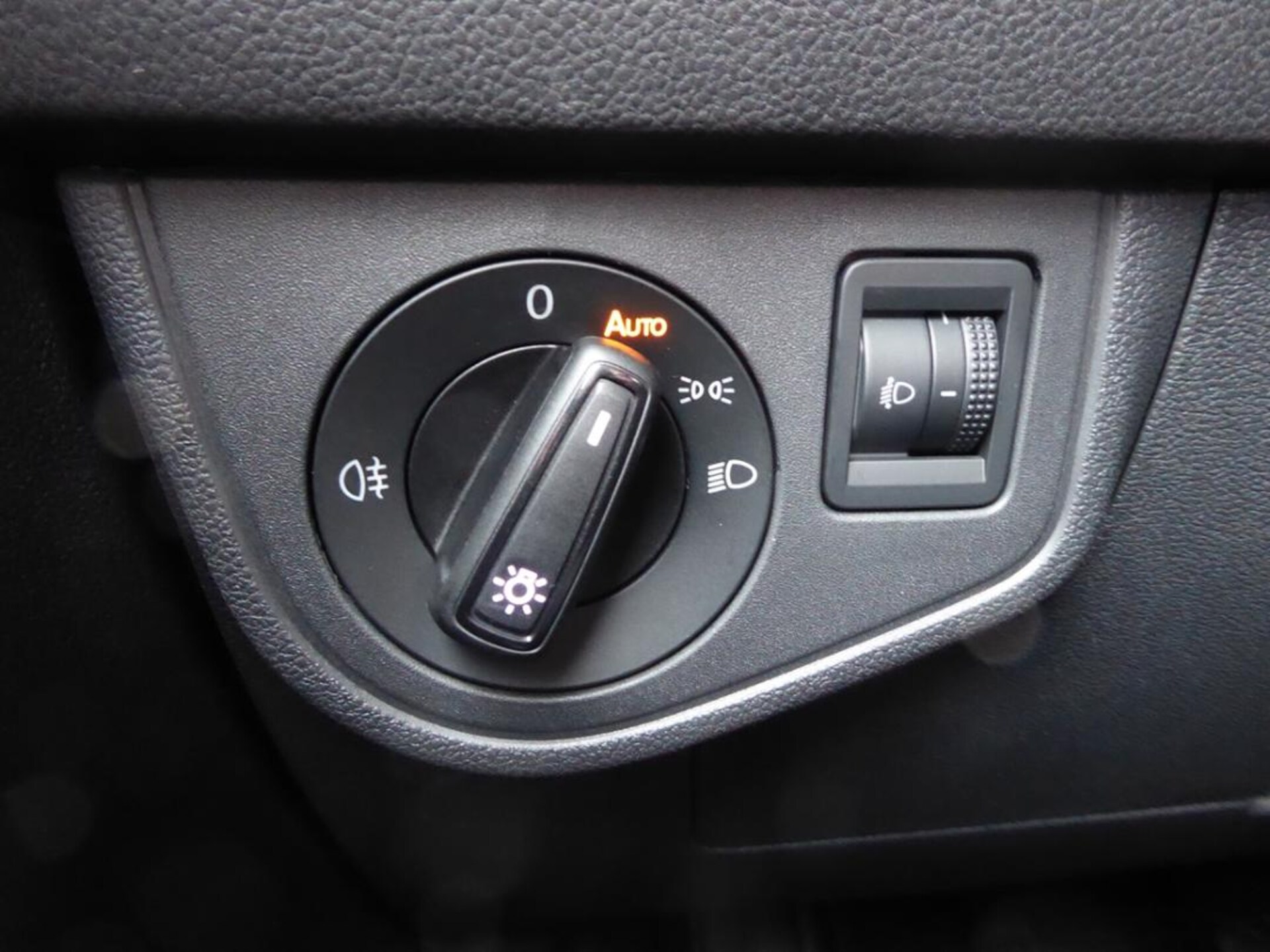 Volkswagen Polo Basis-Modell