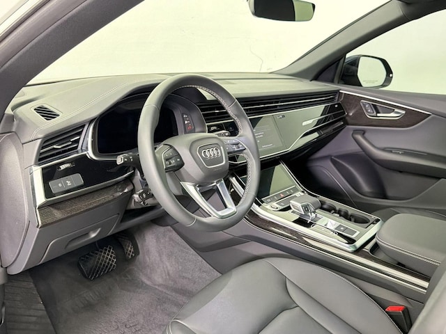 2025 Audi Q8