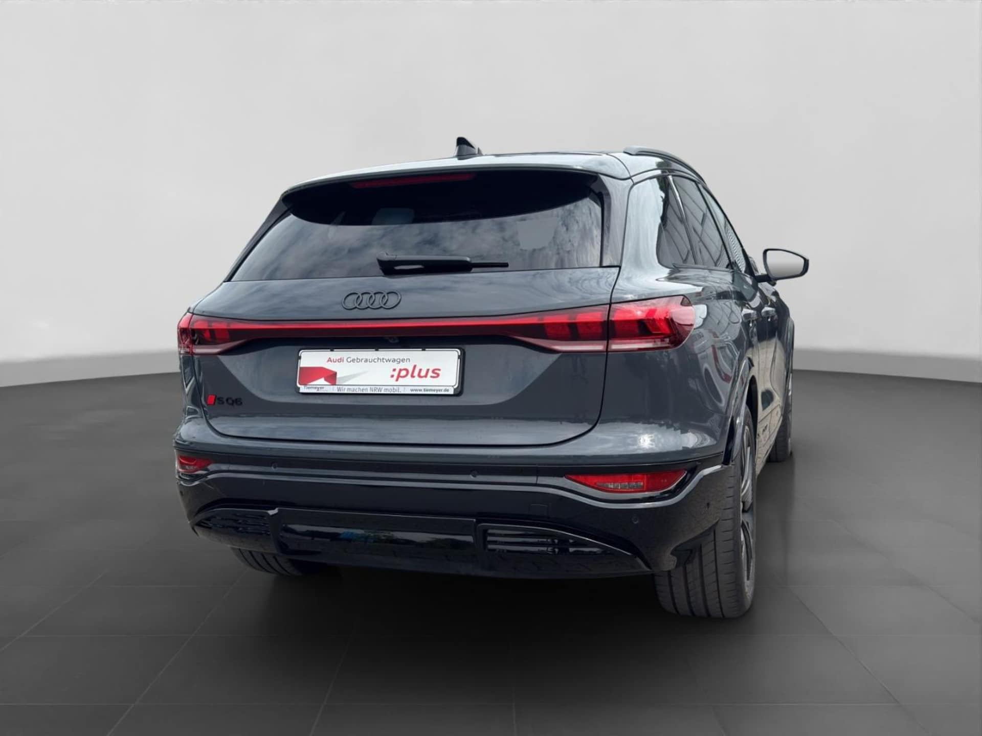 Audi SQ6 SUV e-tron