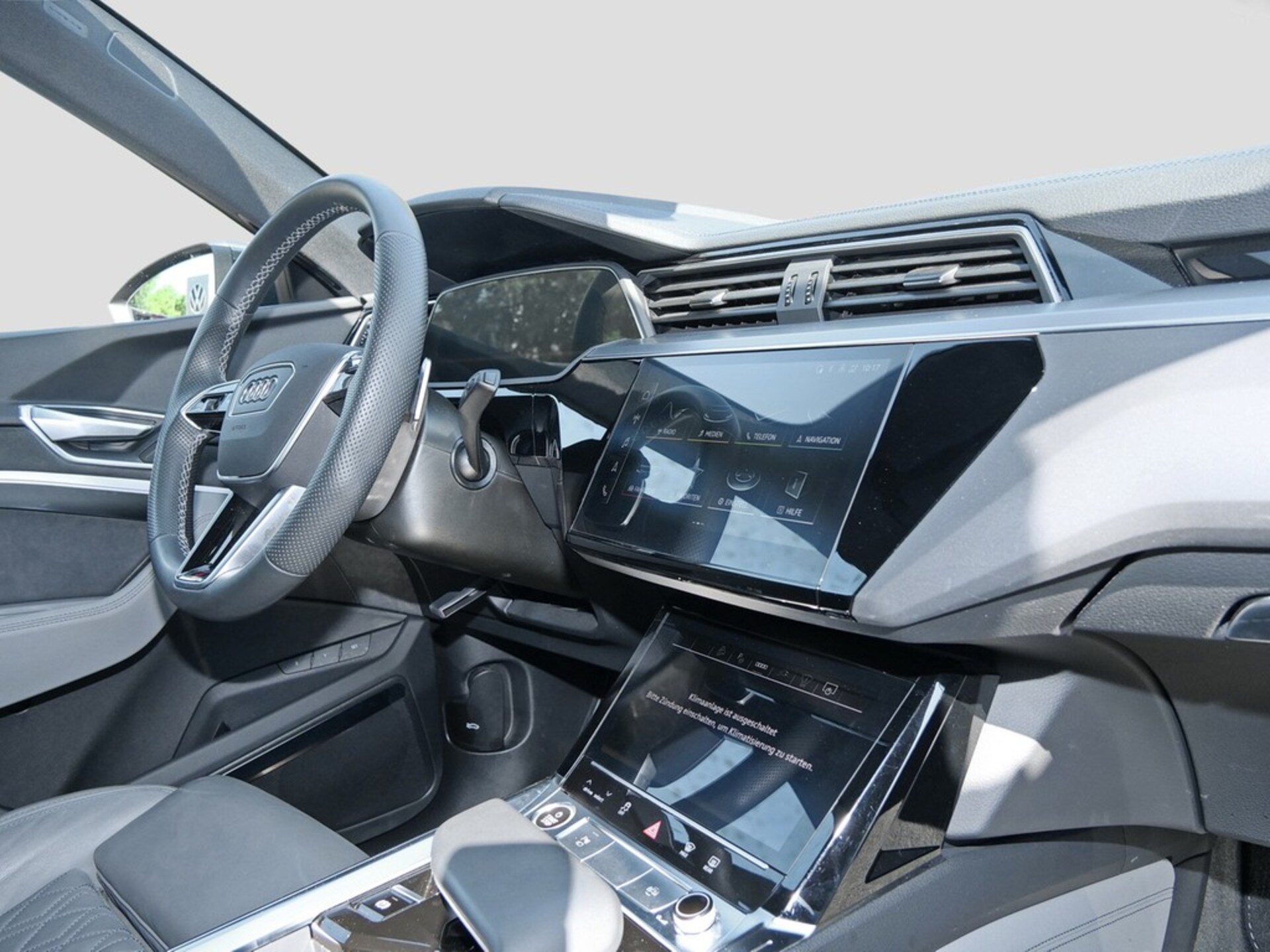 Audi e-tron S line