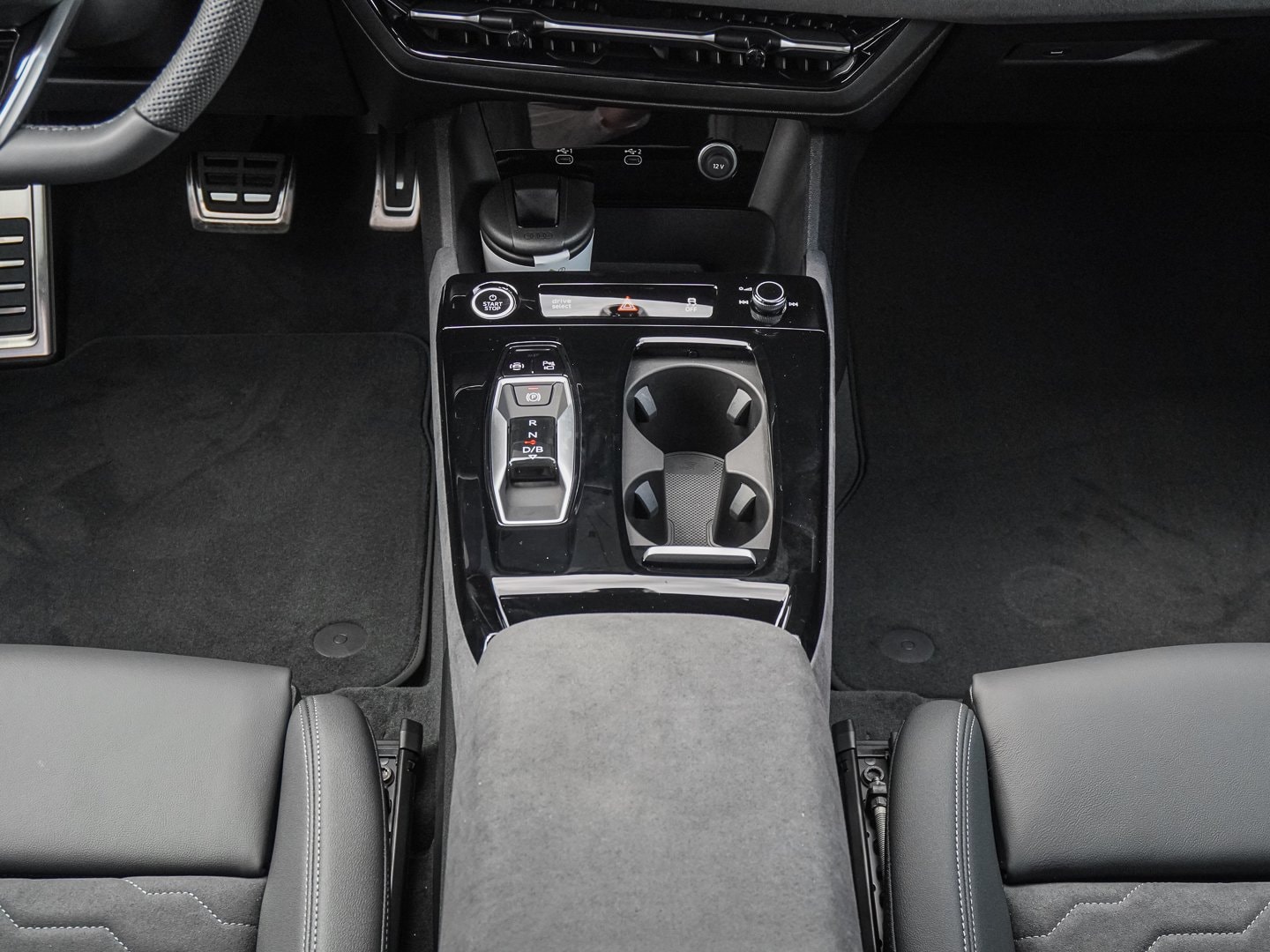 Bild über Audi A6 Avant e-tron S line business e-tron quattro 315 kW - für weitere Informationen kontaktieren Sie den Audi Partner