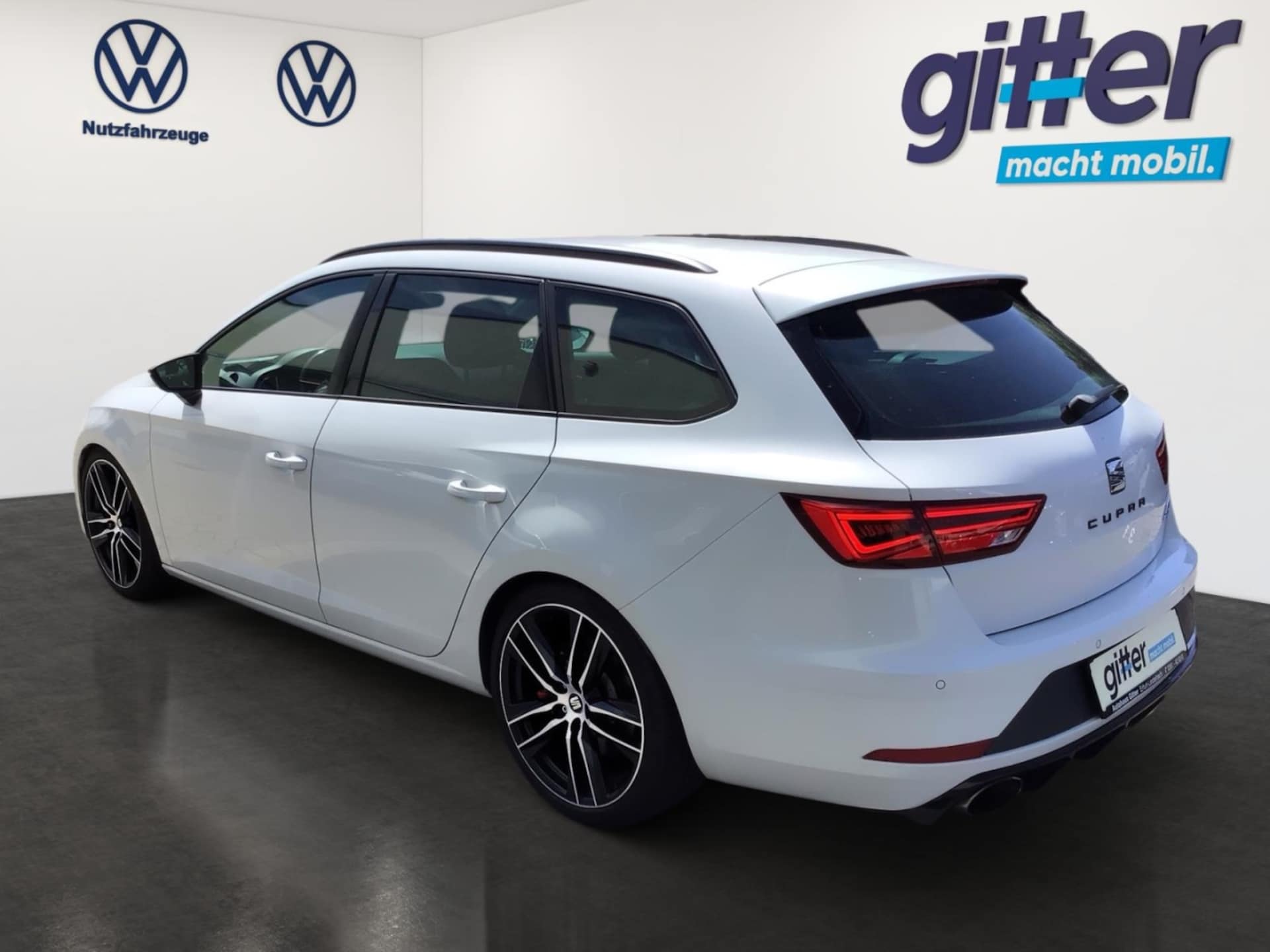 SEAT Leon Sportstourer Cupra 300