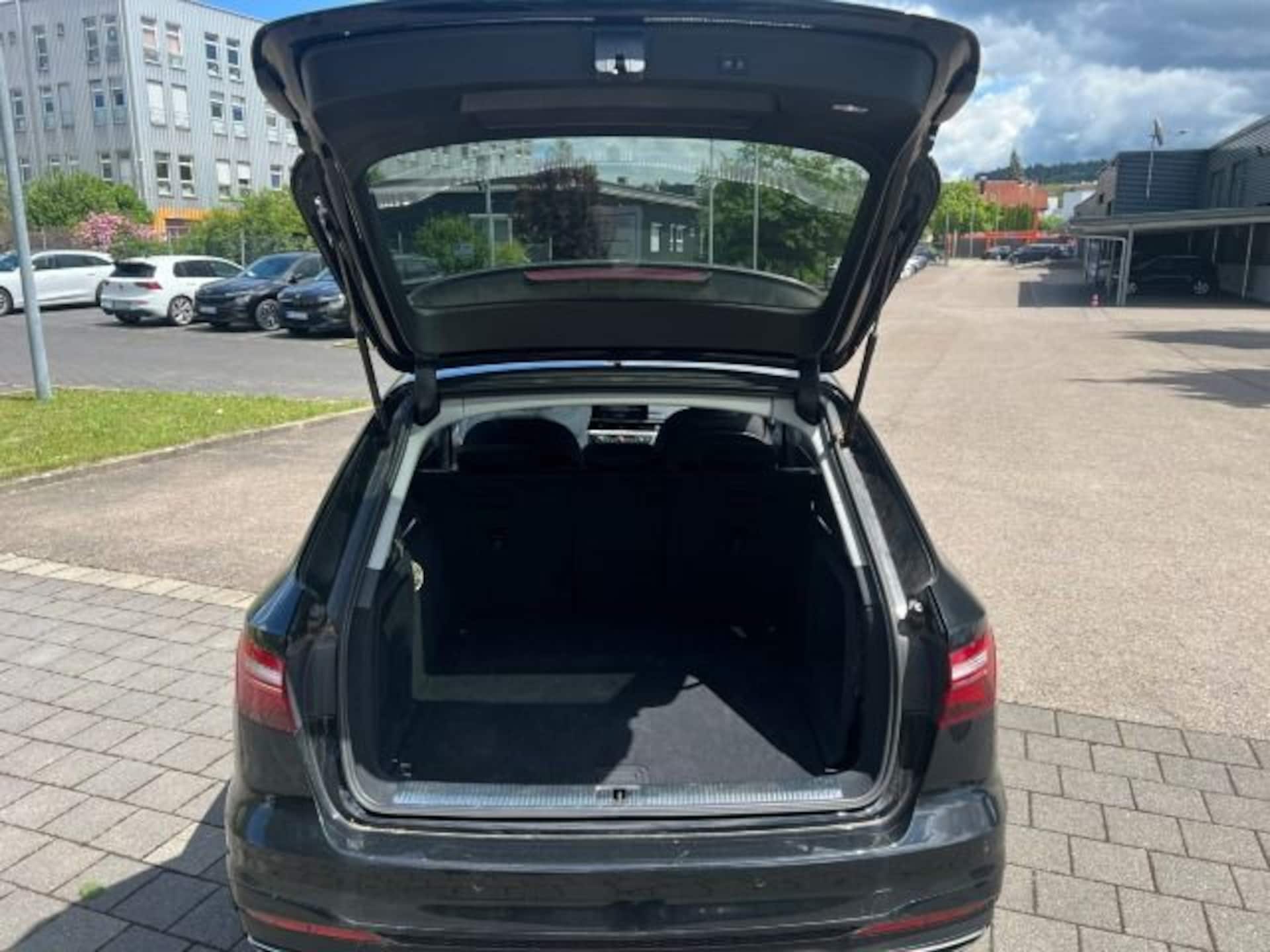 Audi A4 Avant S line